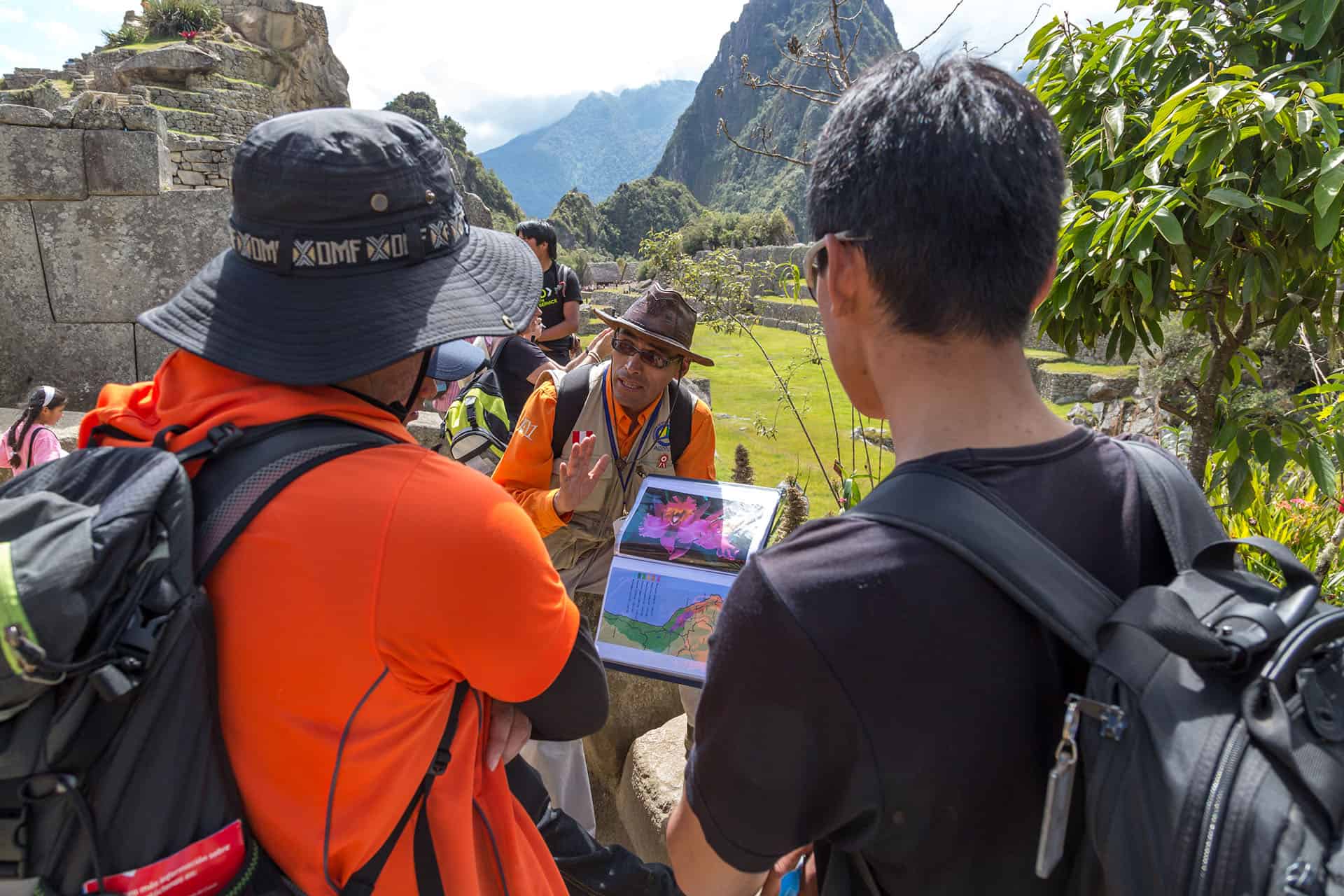 guide machu picchu