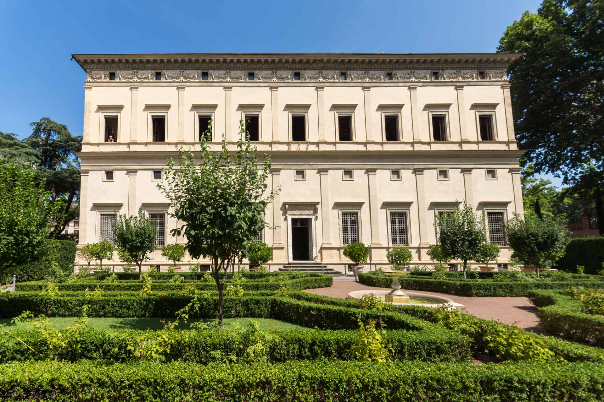 villa farnesina