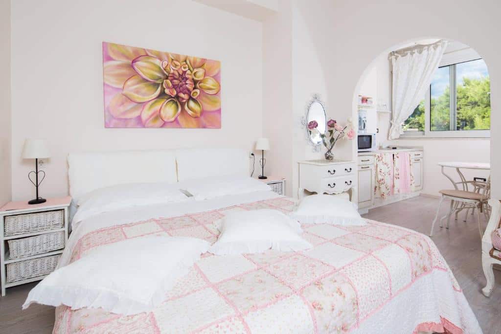 beach apartment—demi