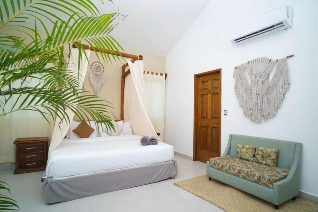 nomads enigmatic hotel