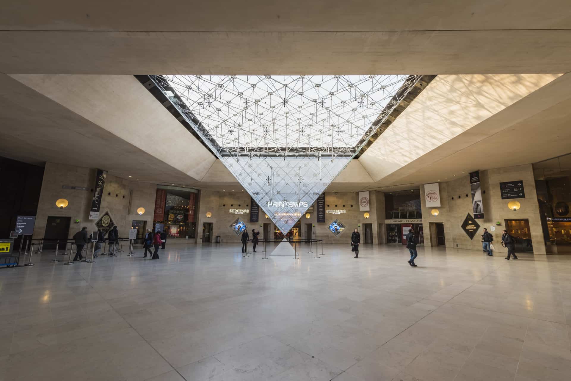 interieur du louvre