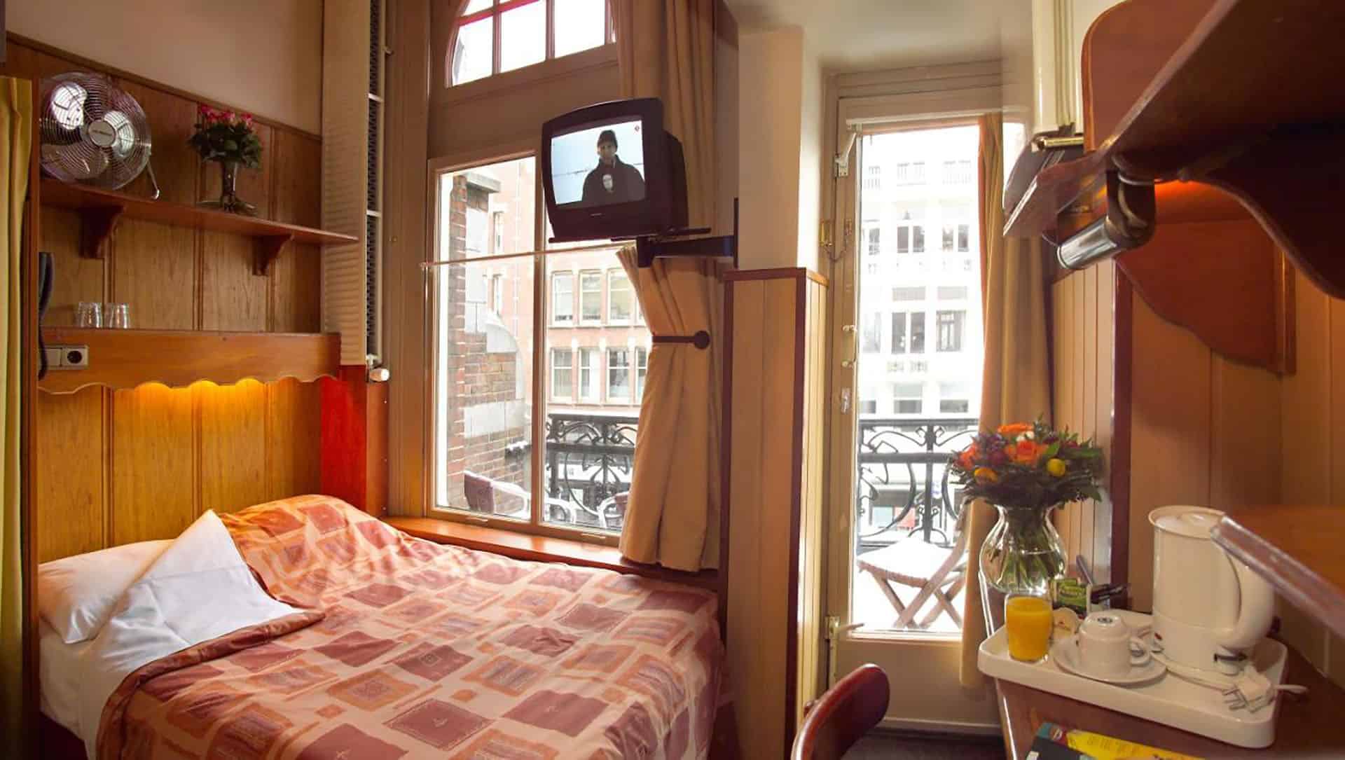 dormir pres du quartier rouge