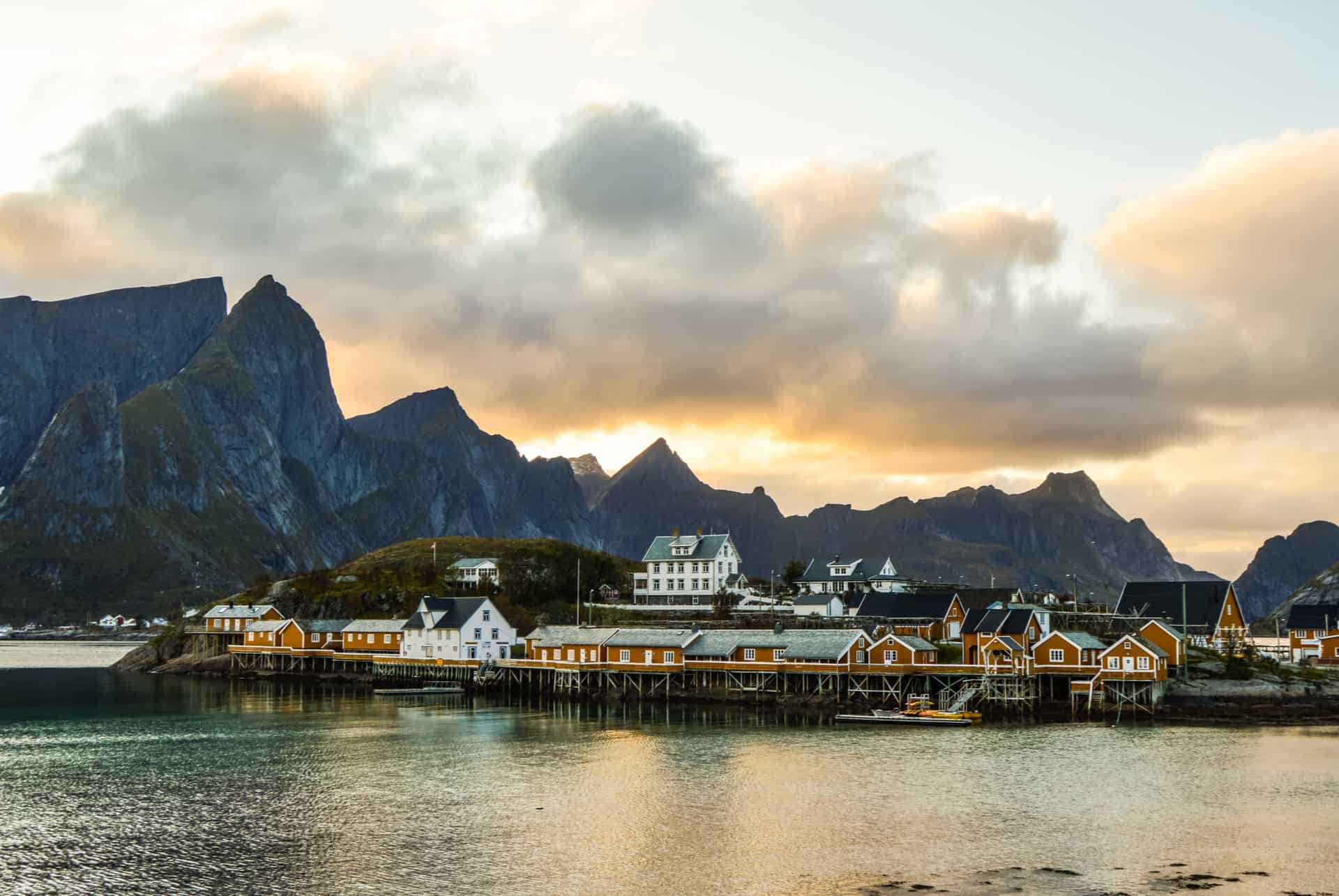 iles lofoten aurores boreales