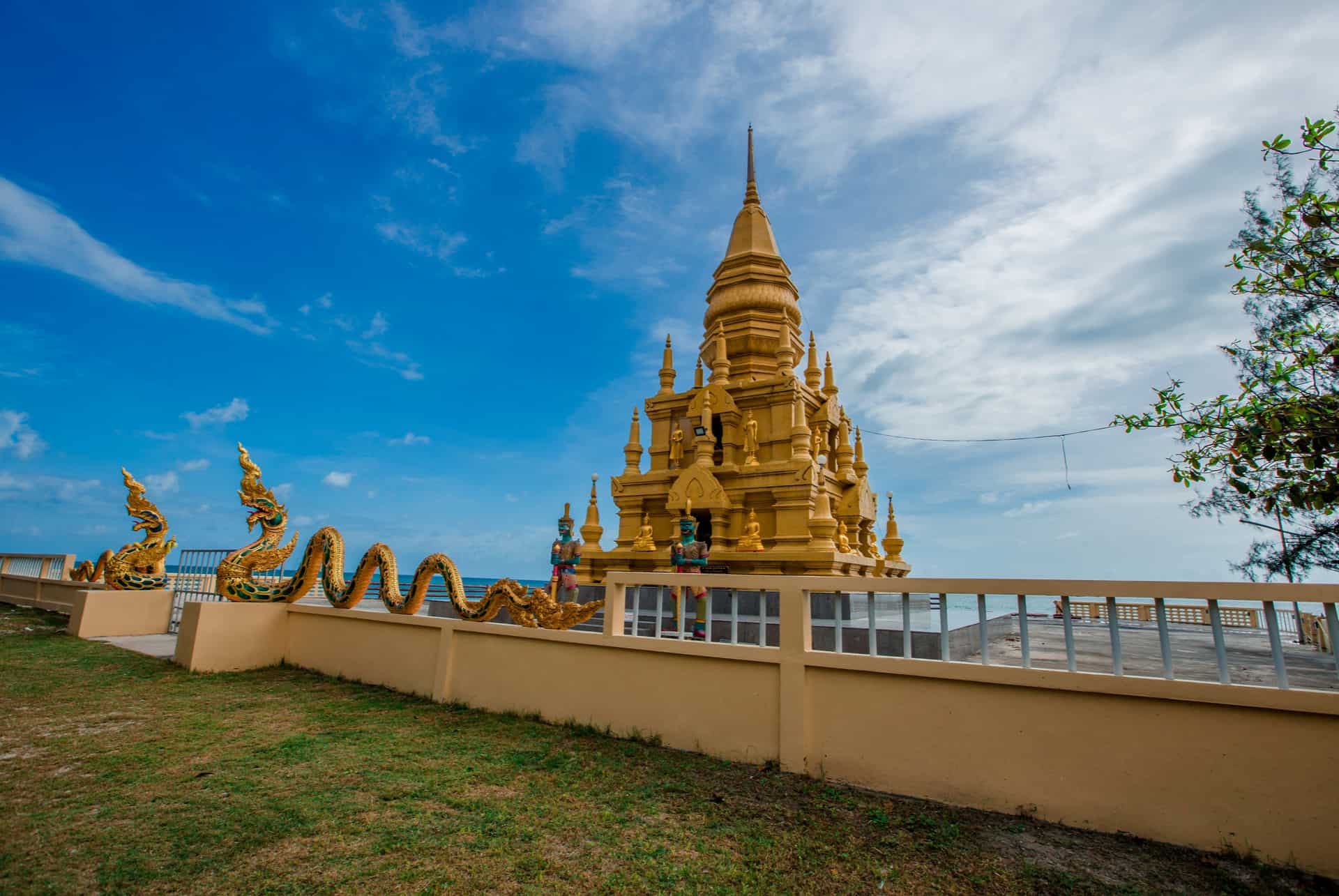 koh samui wat phra chedi laem so