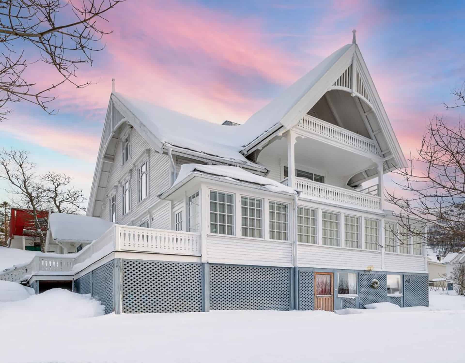the arctic villa