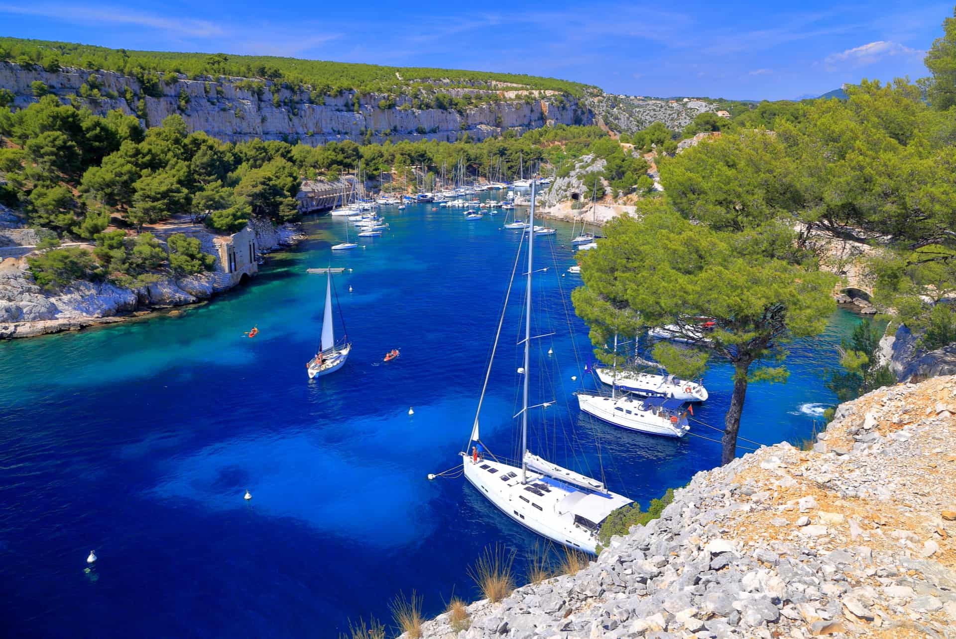 visiter les calanques en bateau