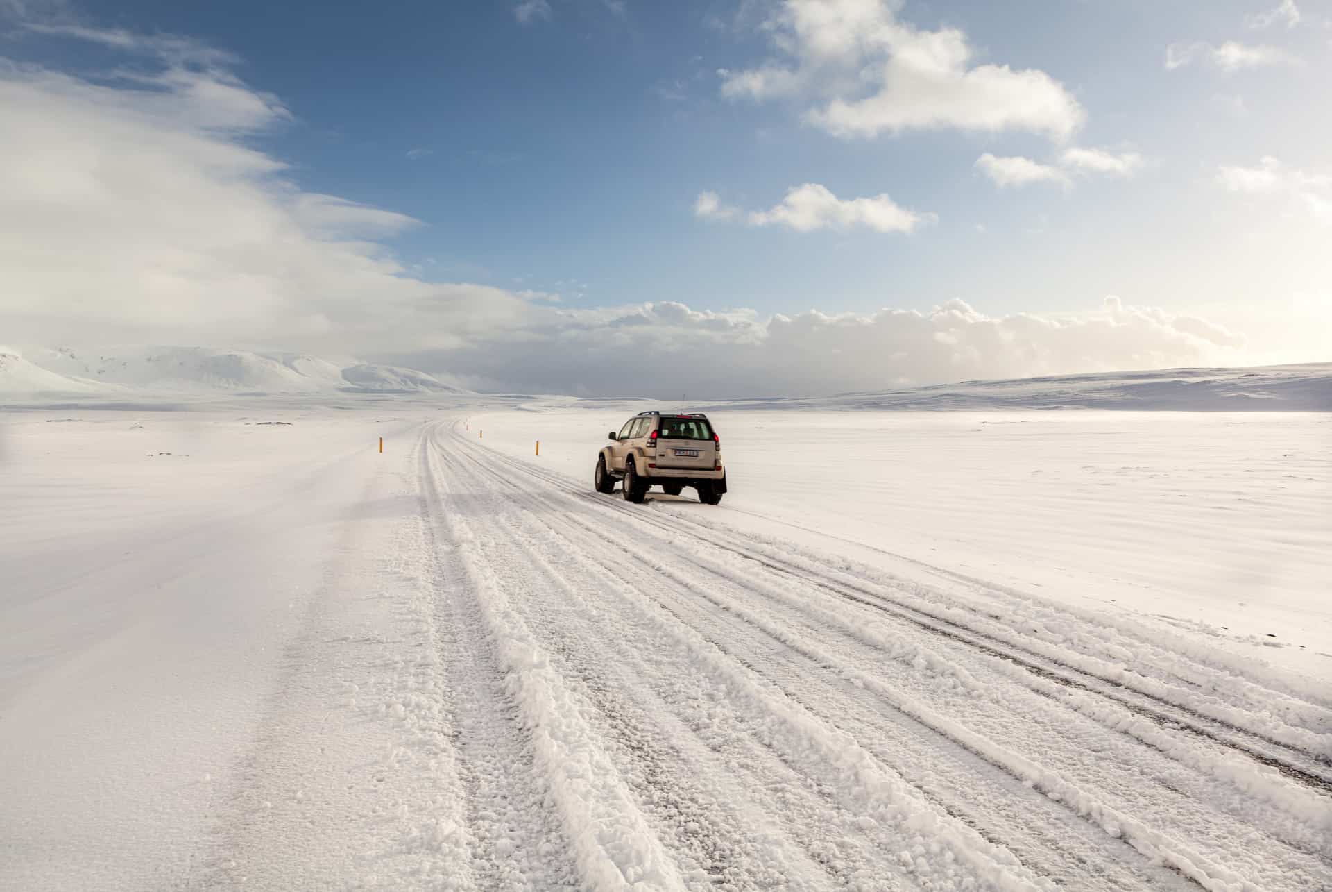 motoneige dans les glaciers en islande