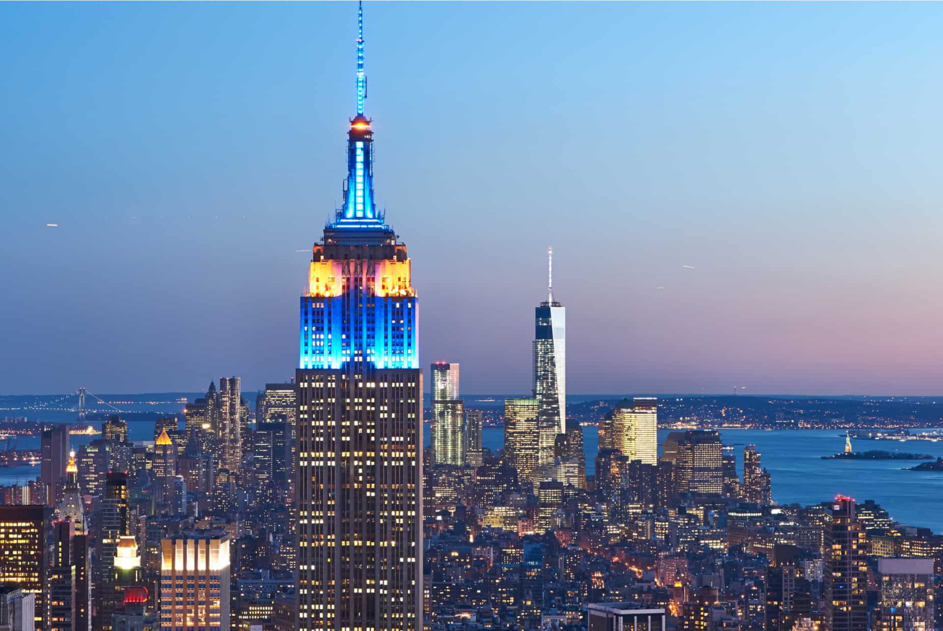 empire state building de nuit empire state building ou top of the rock