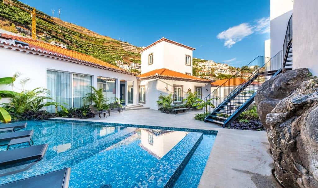 pestana fisherman village