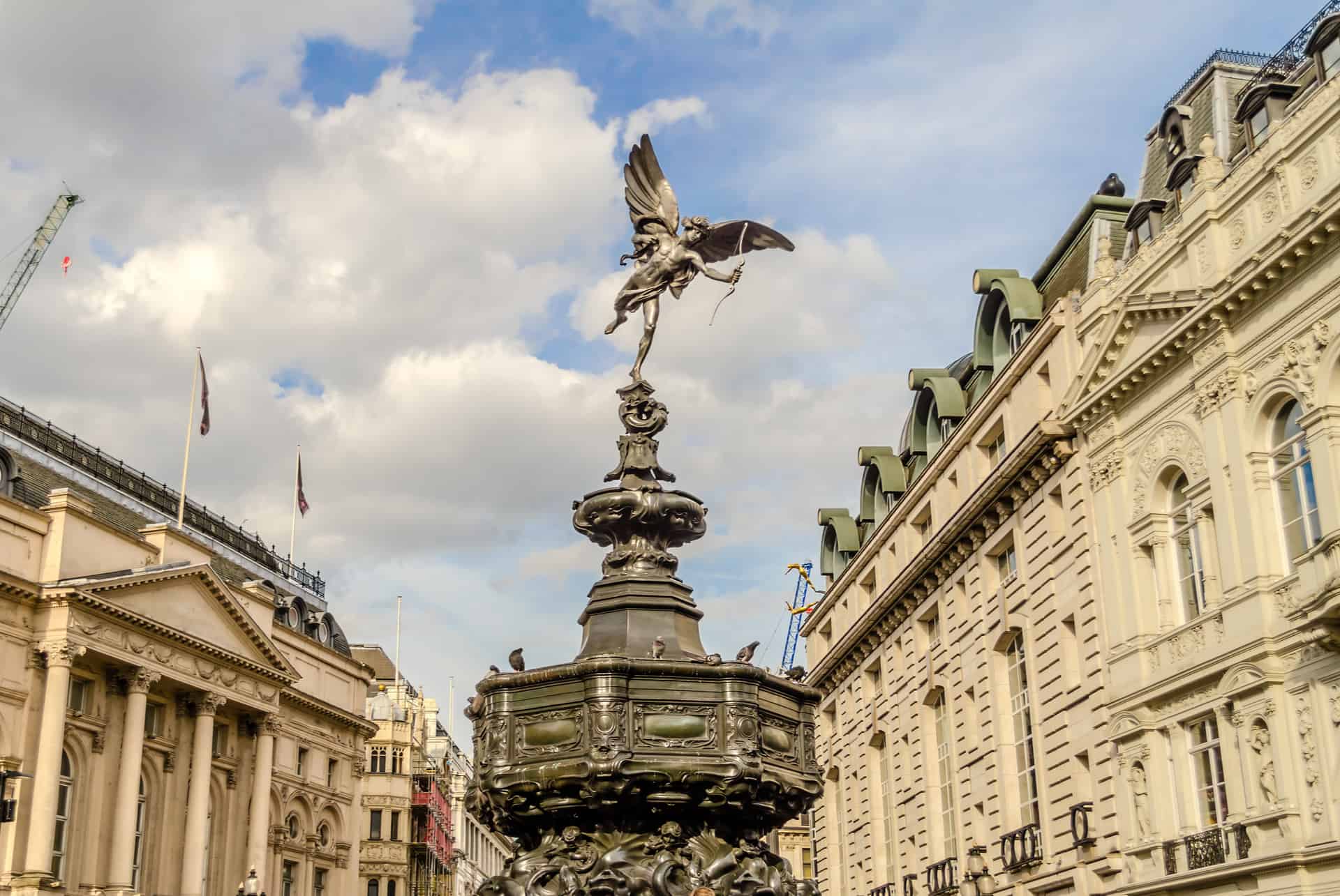 statue piccadilly circus