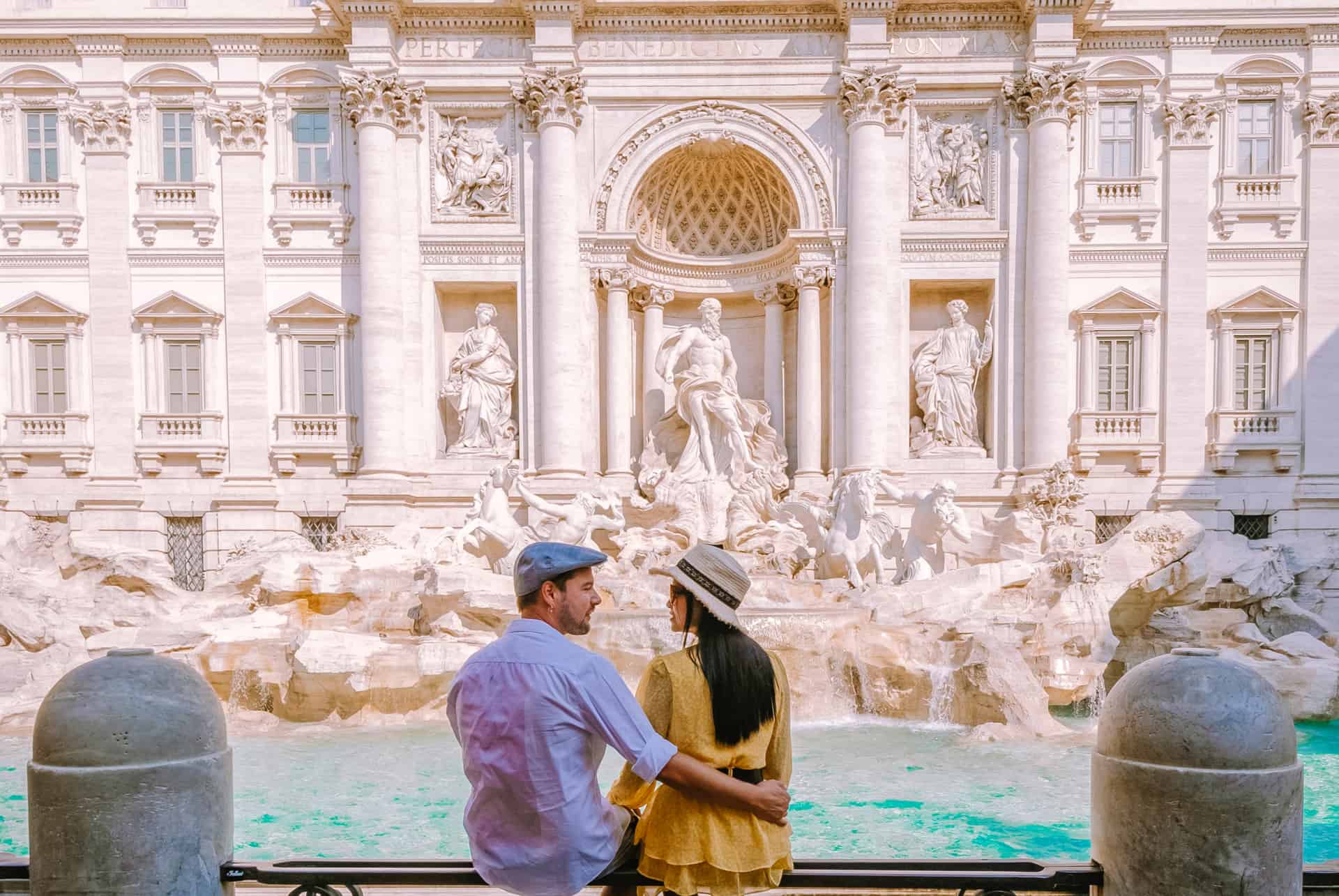 touristes fontaine de trevi touristes fontaine de trevi