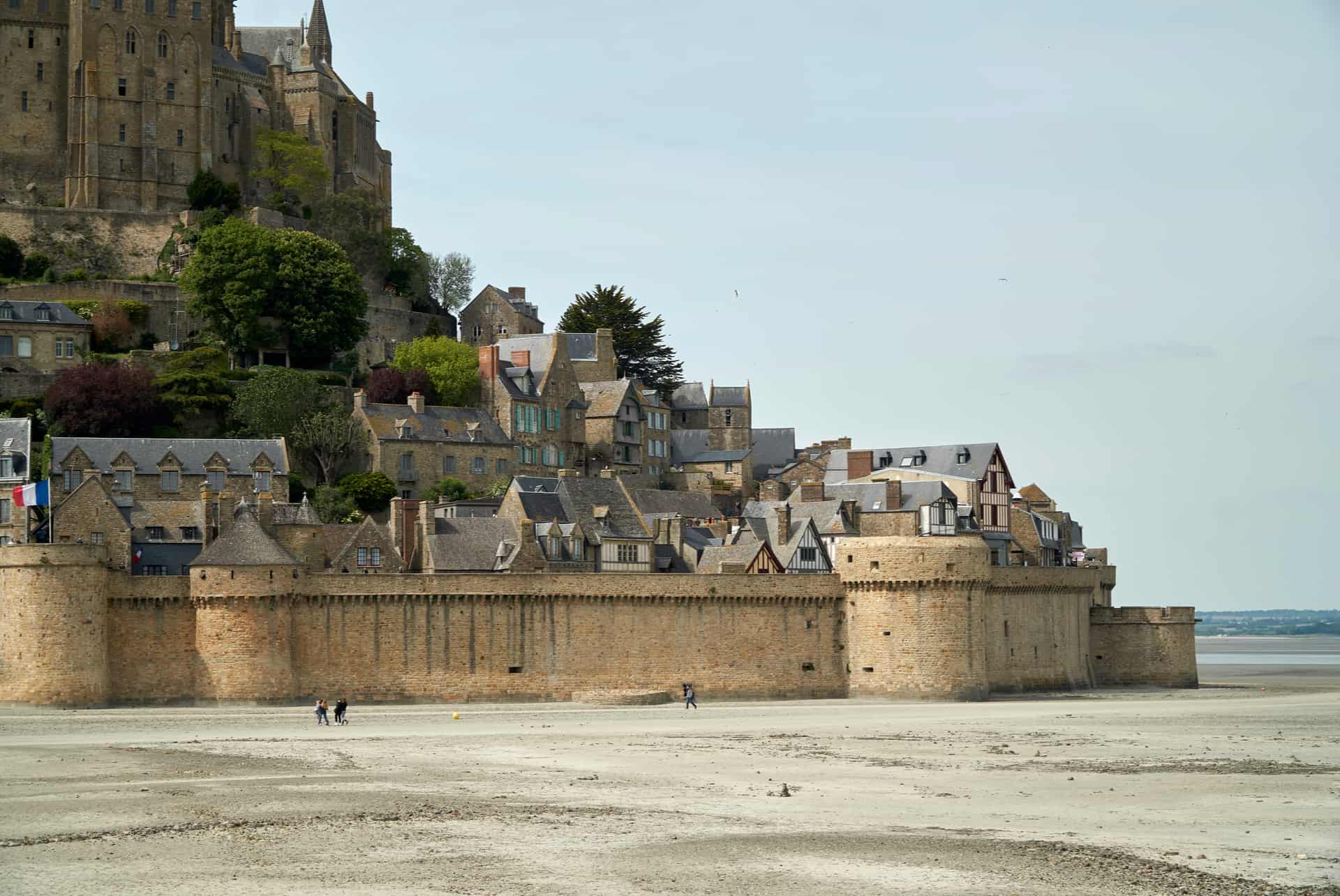 village mont saint michel