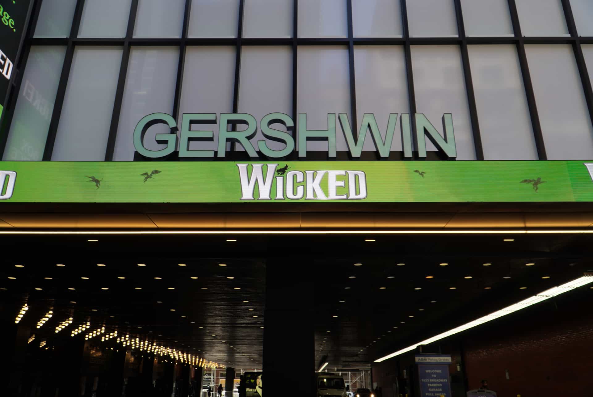 wicked comedies musicales broadway