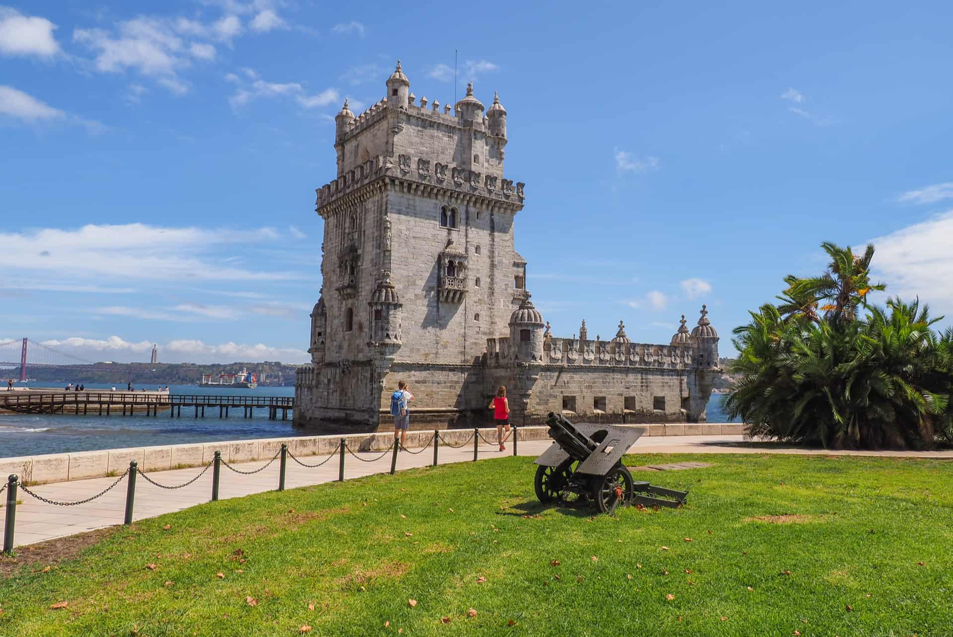 arret tram tour de belem