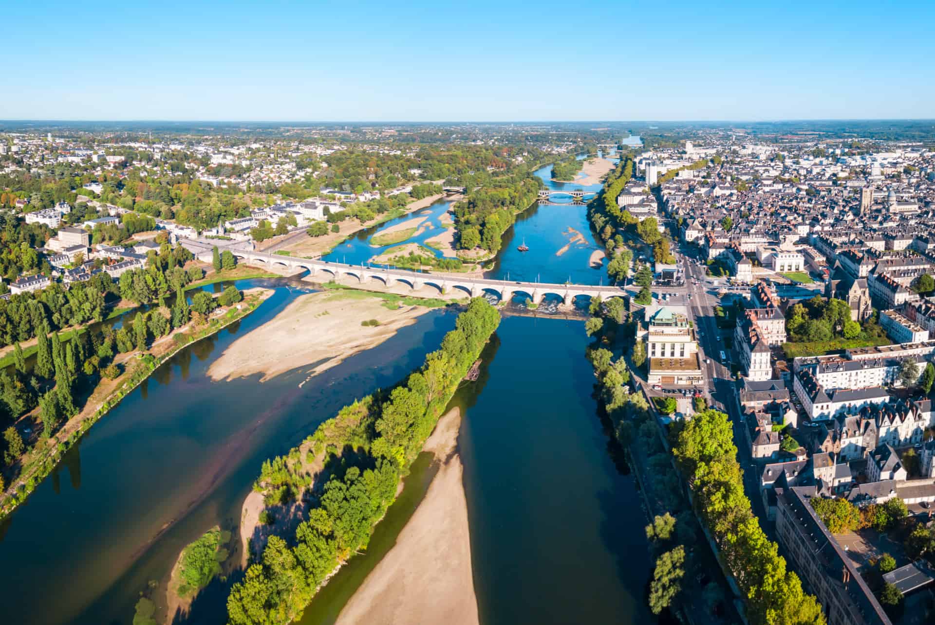 visiter tours chateaux de la loire