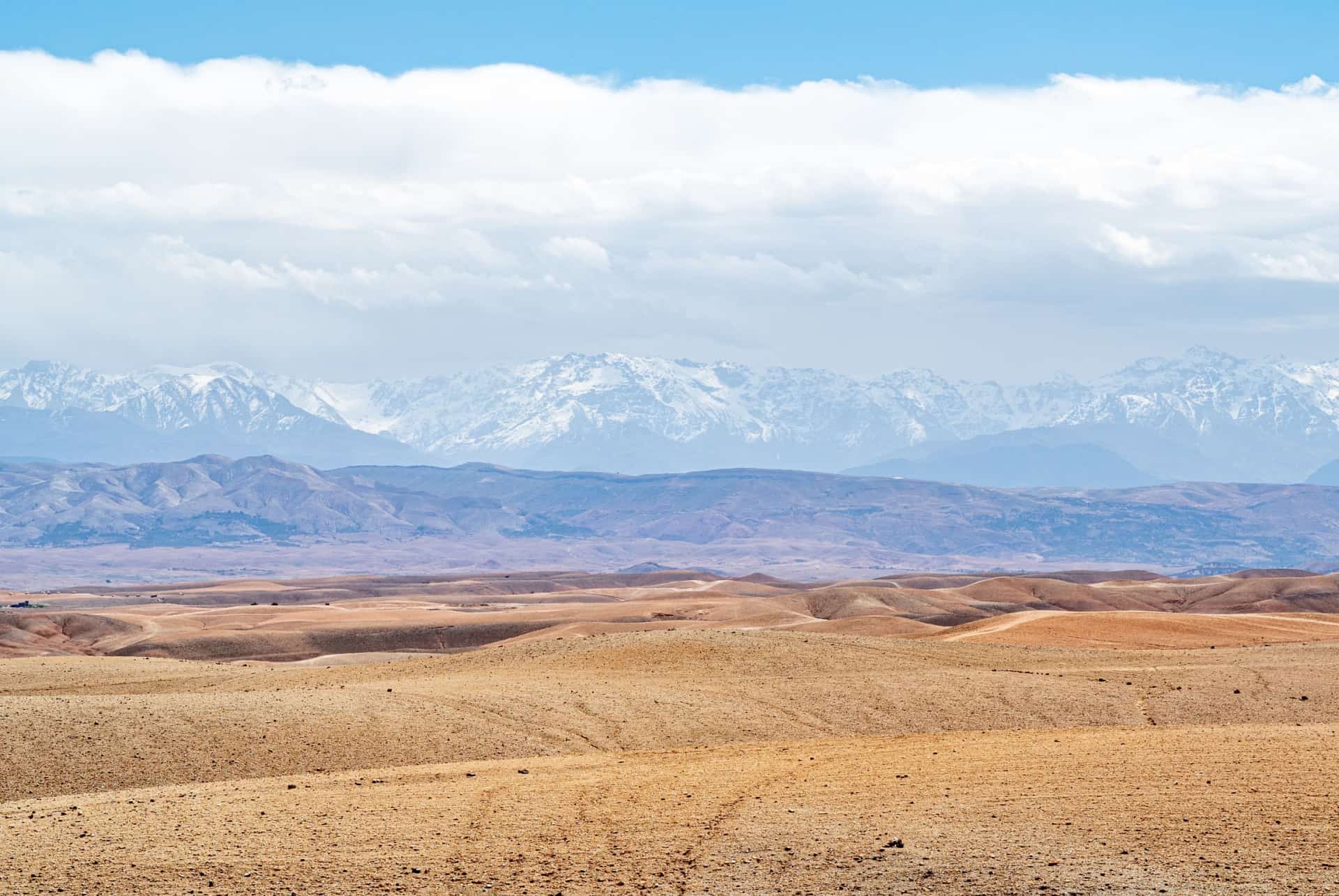 agafay avec vue sur Atlas