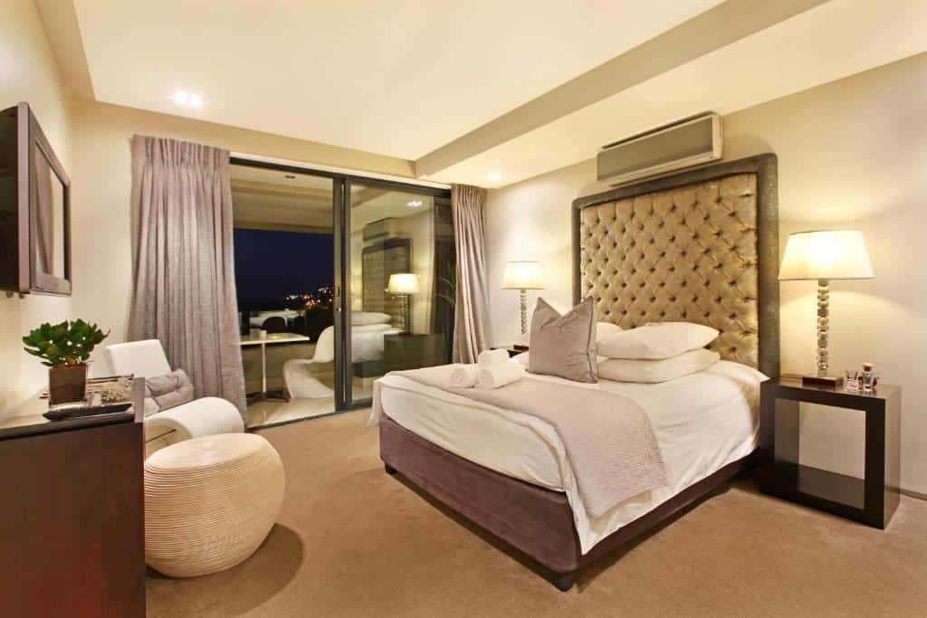 azamare loger cape town