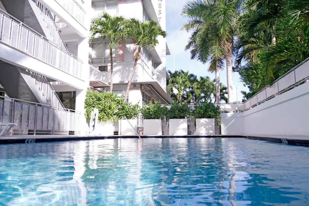 crest hotel suites