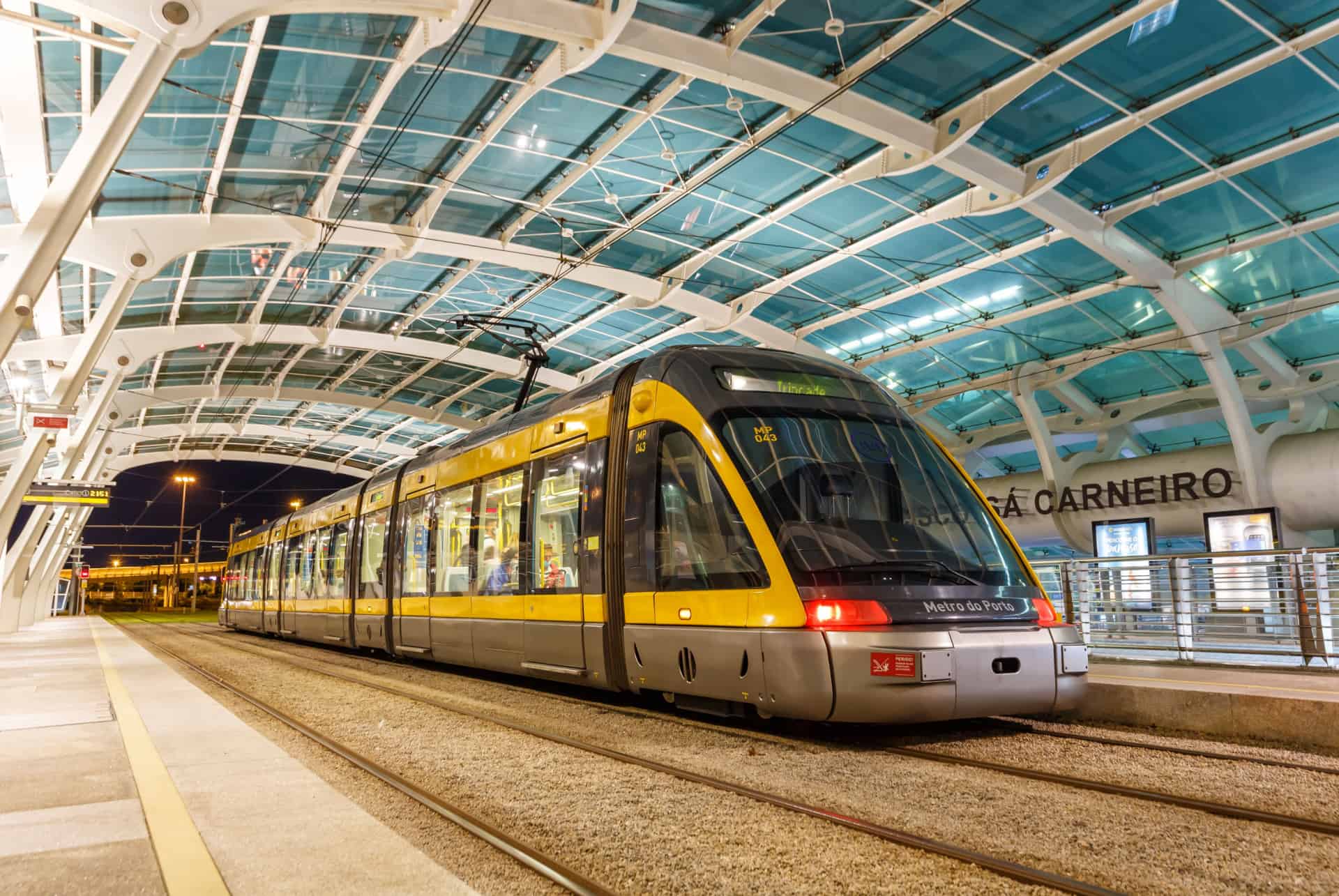 metro aeroport porto