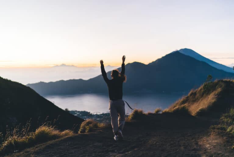 Ascension du mont Batur au lever du soleil