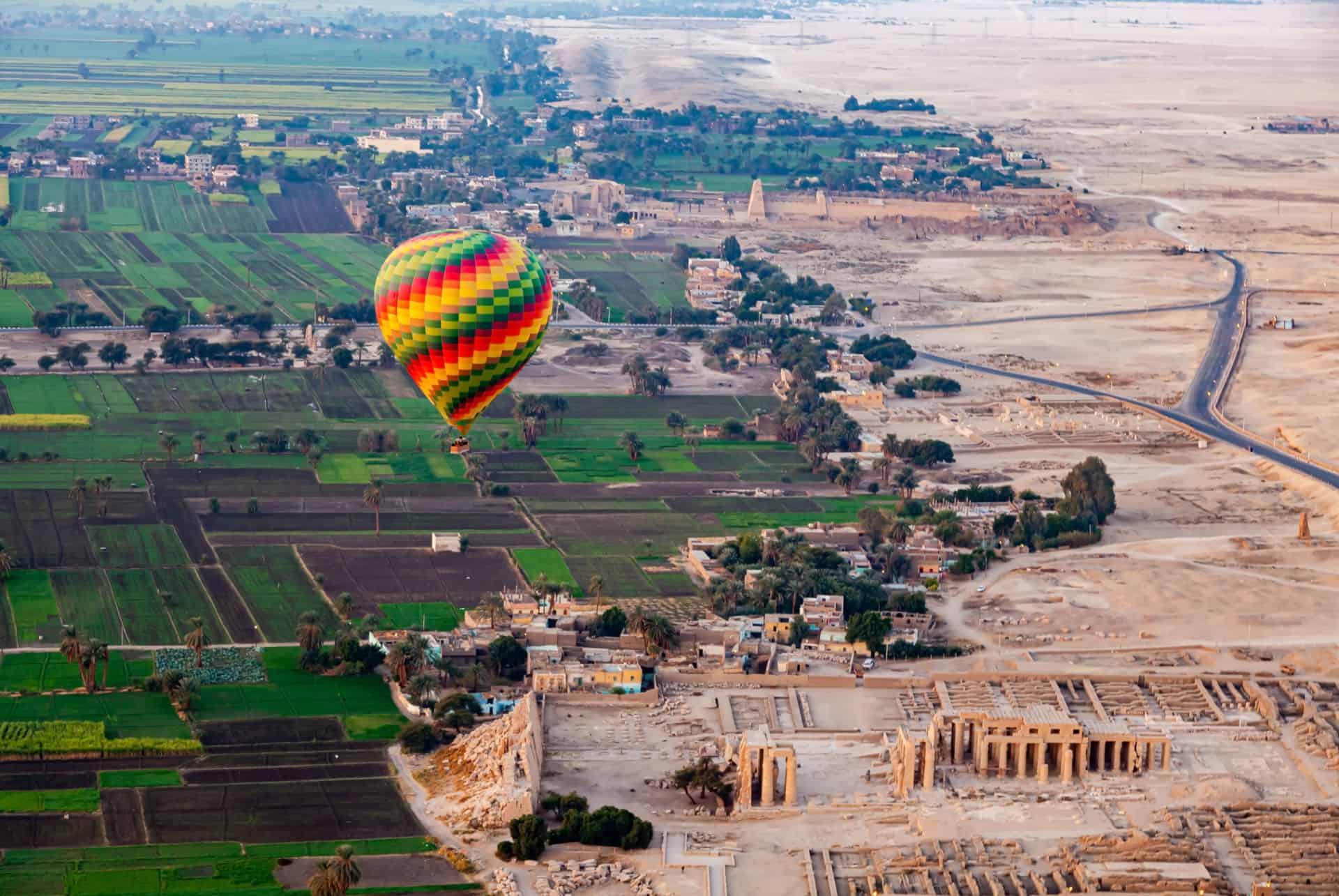 survoler louxor montgolfiere