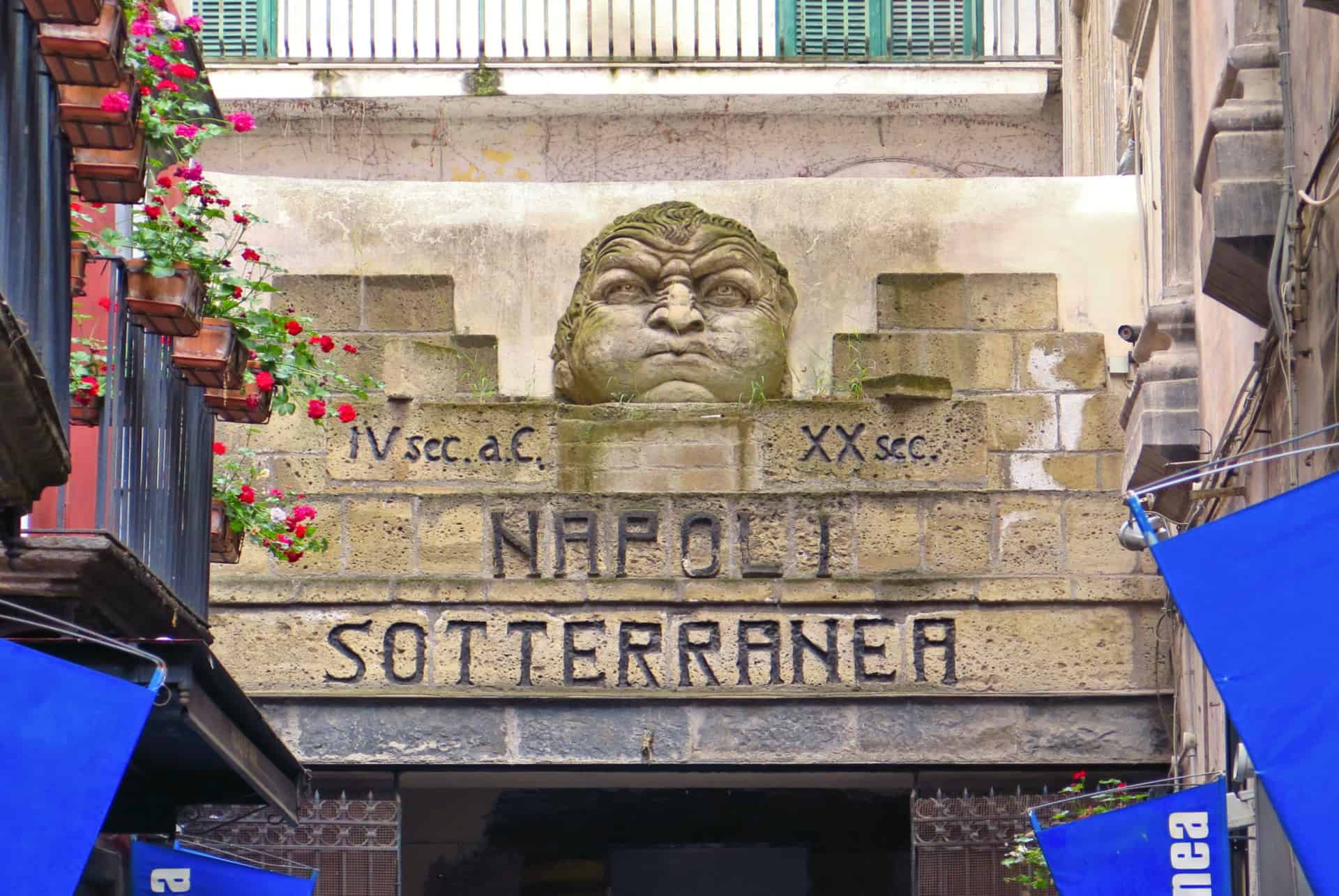 visiter naples souterrain