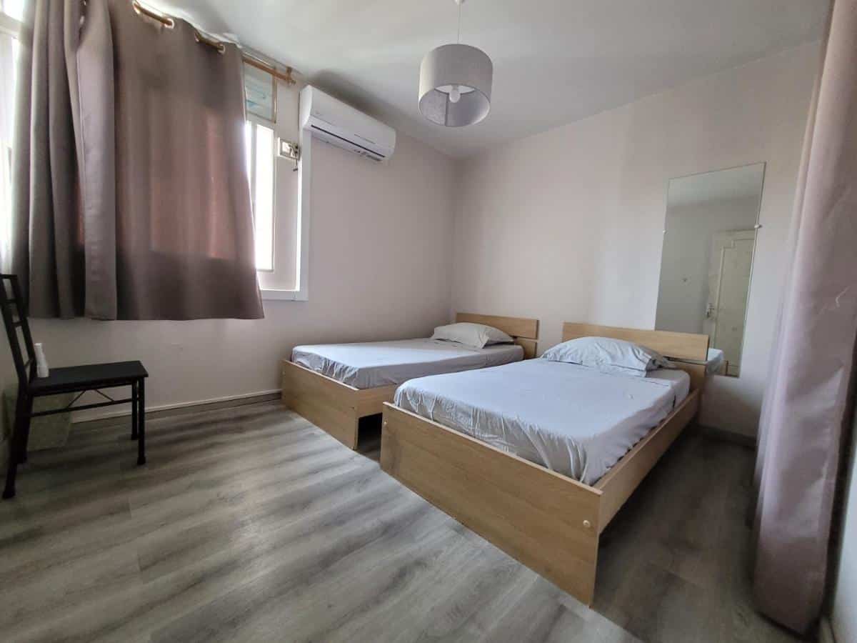 au dela de la porte du bonheur logement