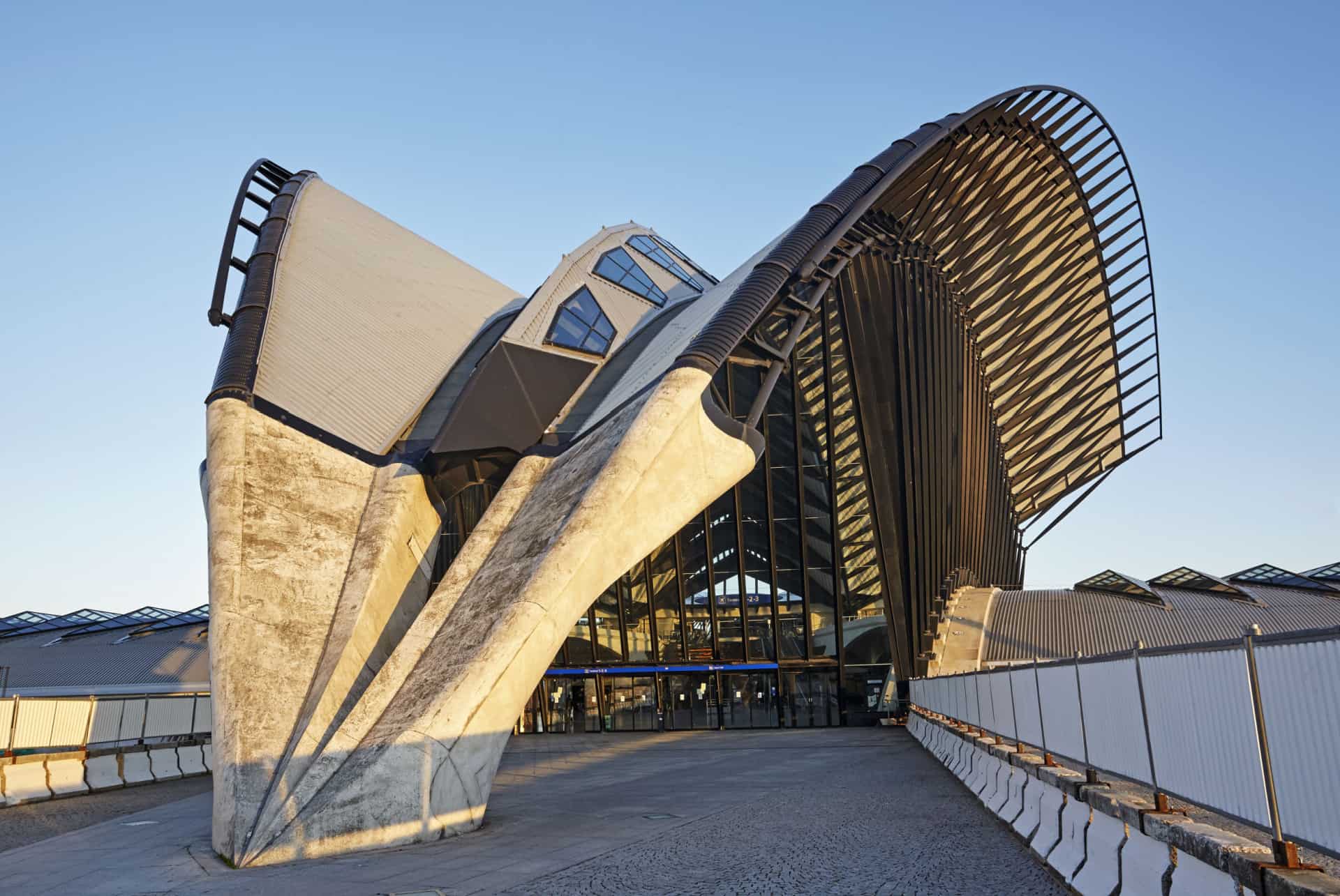 ou se garer a l'aeroport de lyon