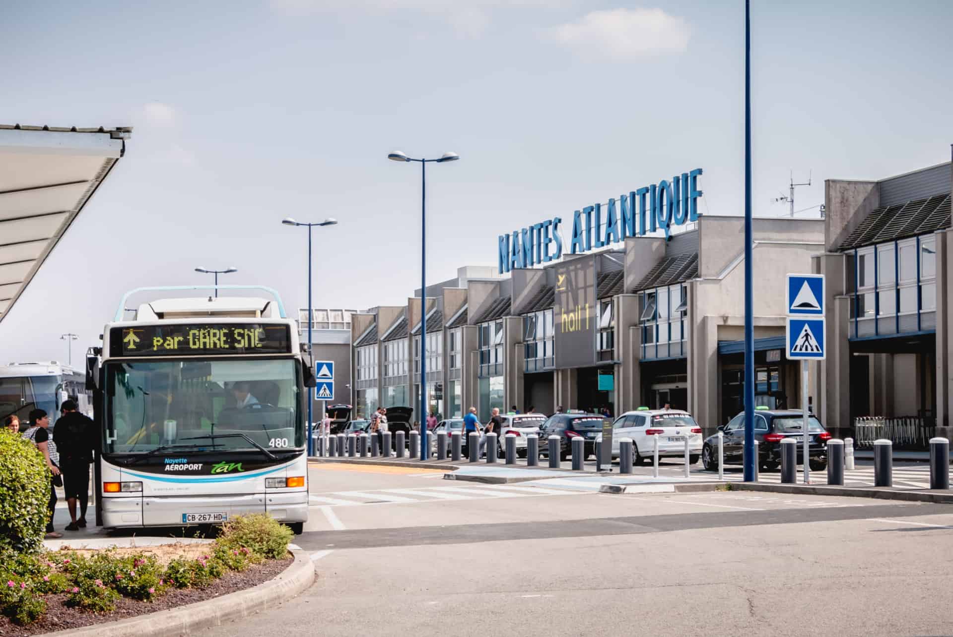 parking aeroport nantes