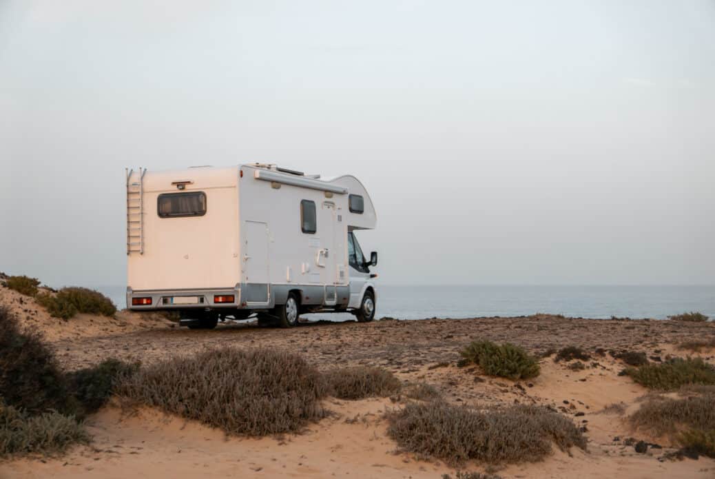 camping car coucher de soleil lanzarote