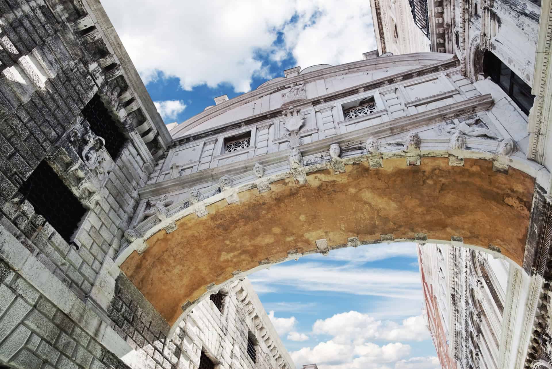 decouvrir le pont des soupirs a venise