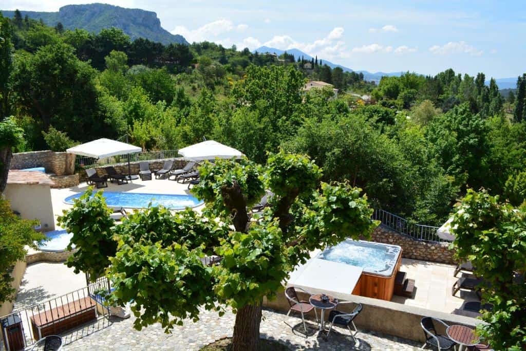 piscine hotel colombier