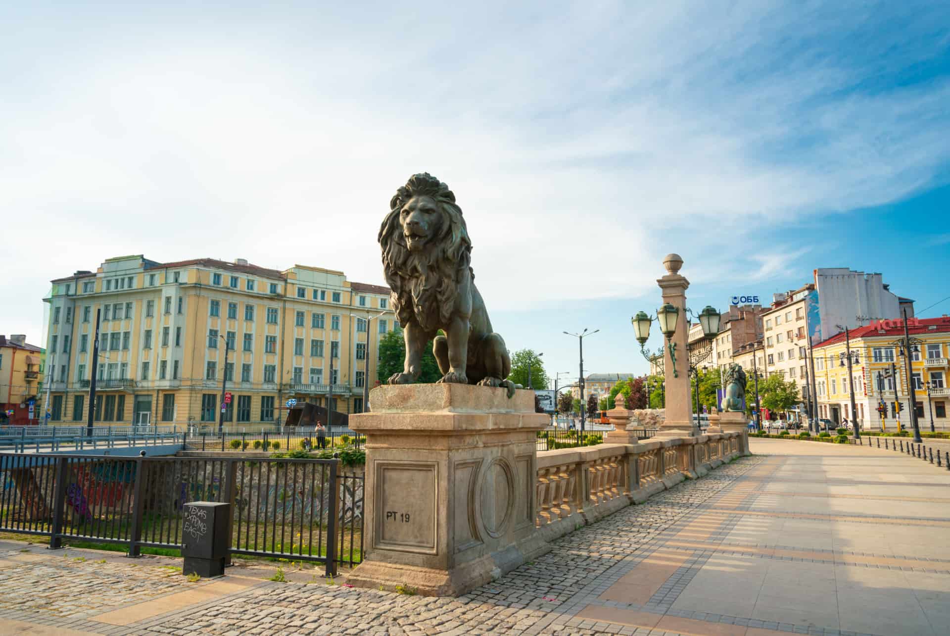 pont aux lions