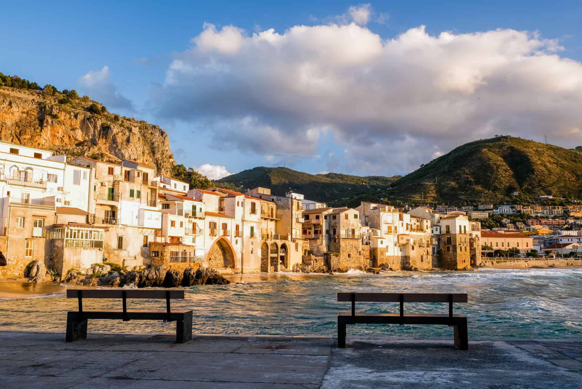 vue vieille ville depuis ponton cefalu