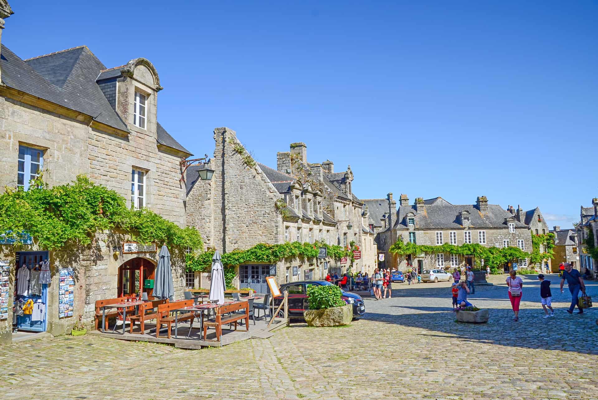 locronan bleaux beaux villages français