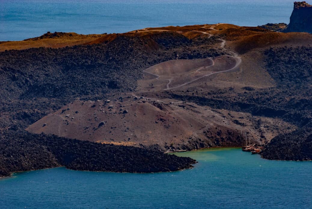 nea kameni santorin