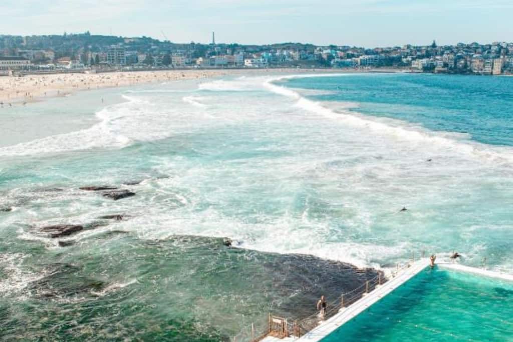 plage bondi wake up