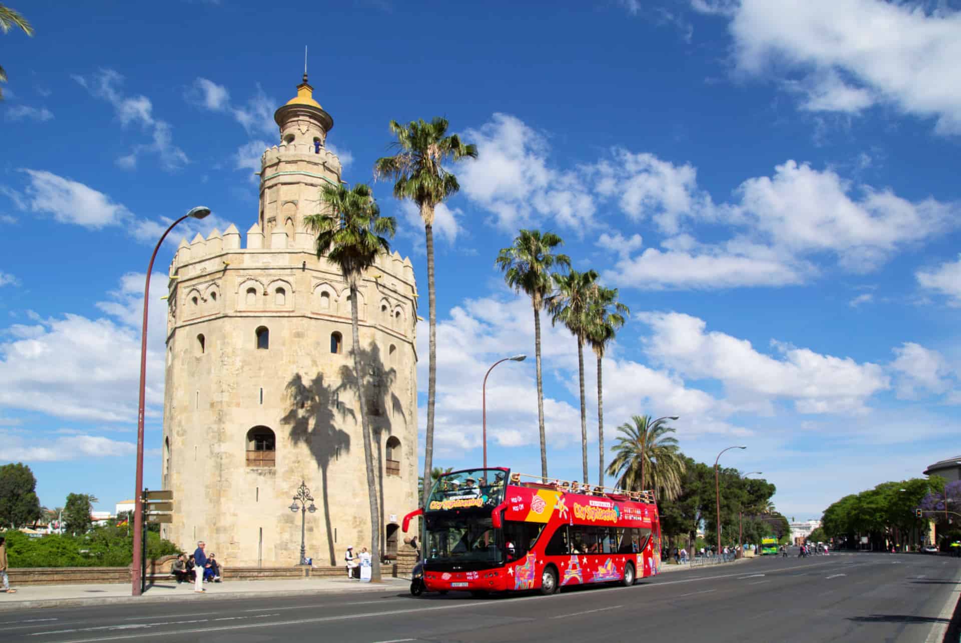 bus touristique seville