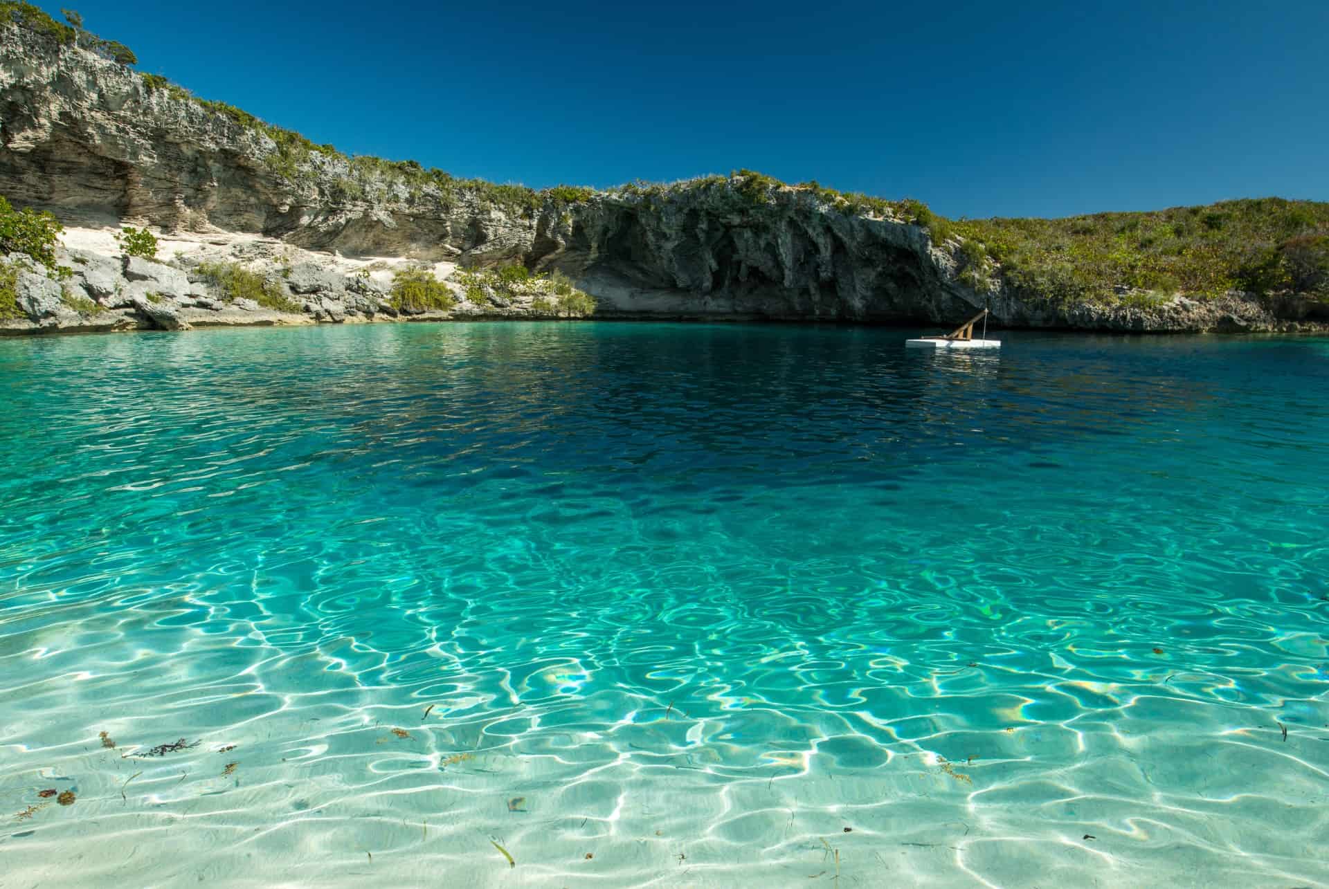 dean blue hole bahamas