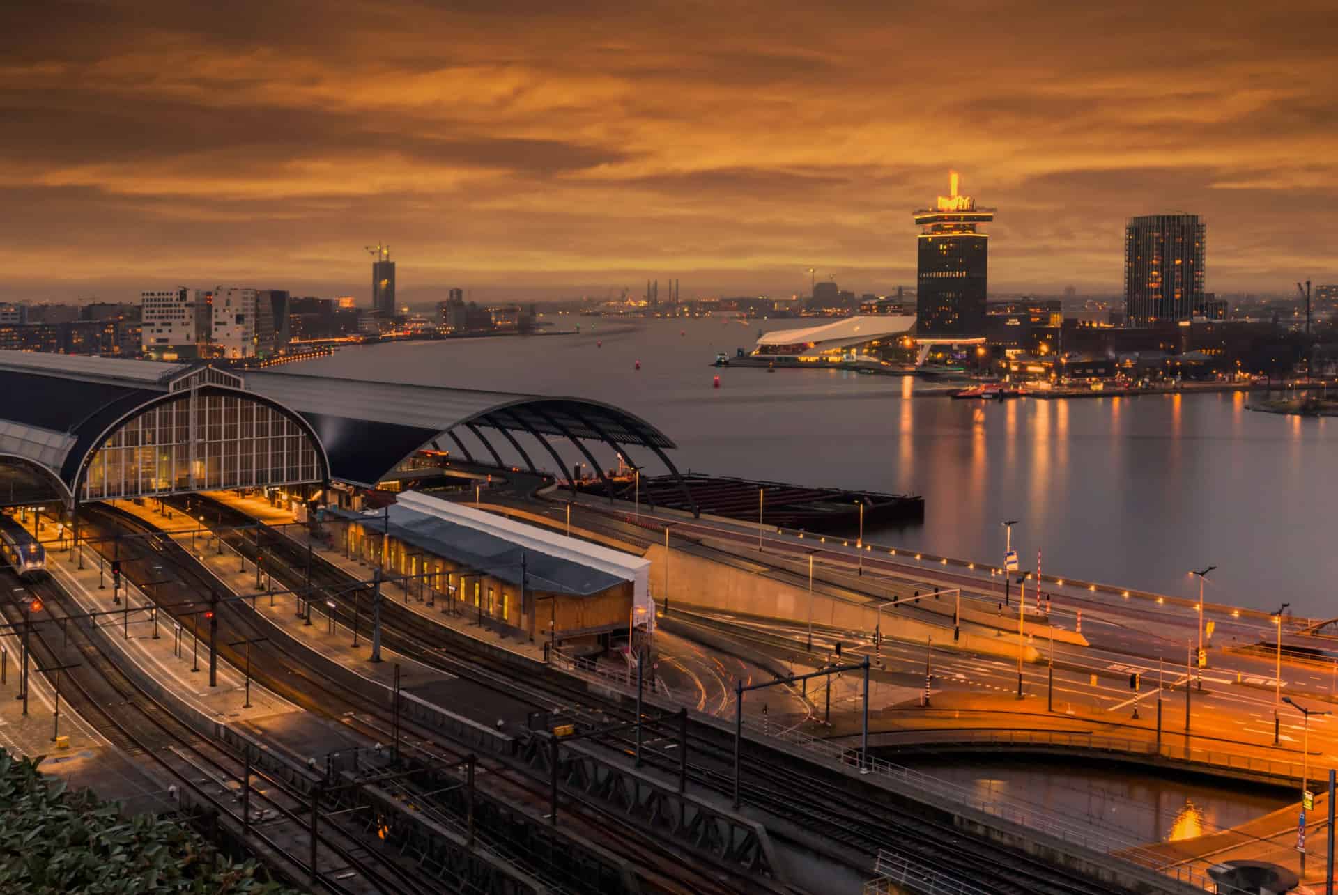 gare amsterdam comment se rendre