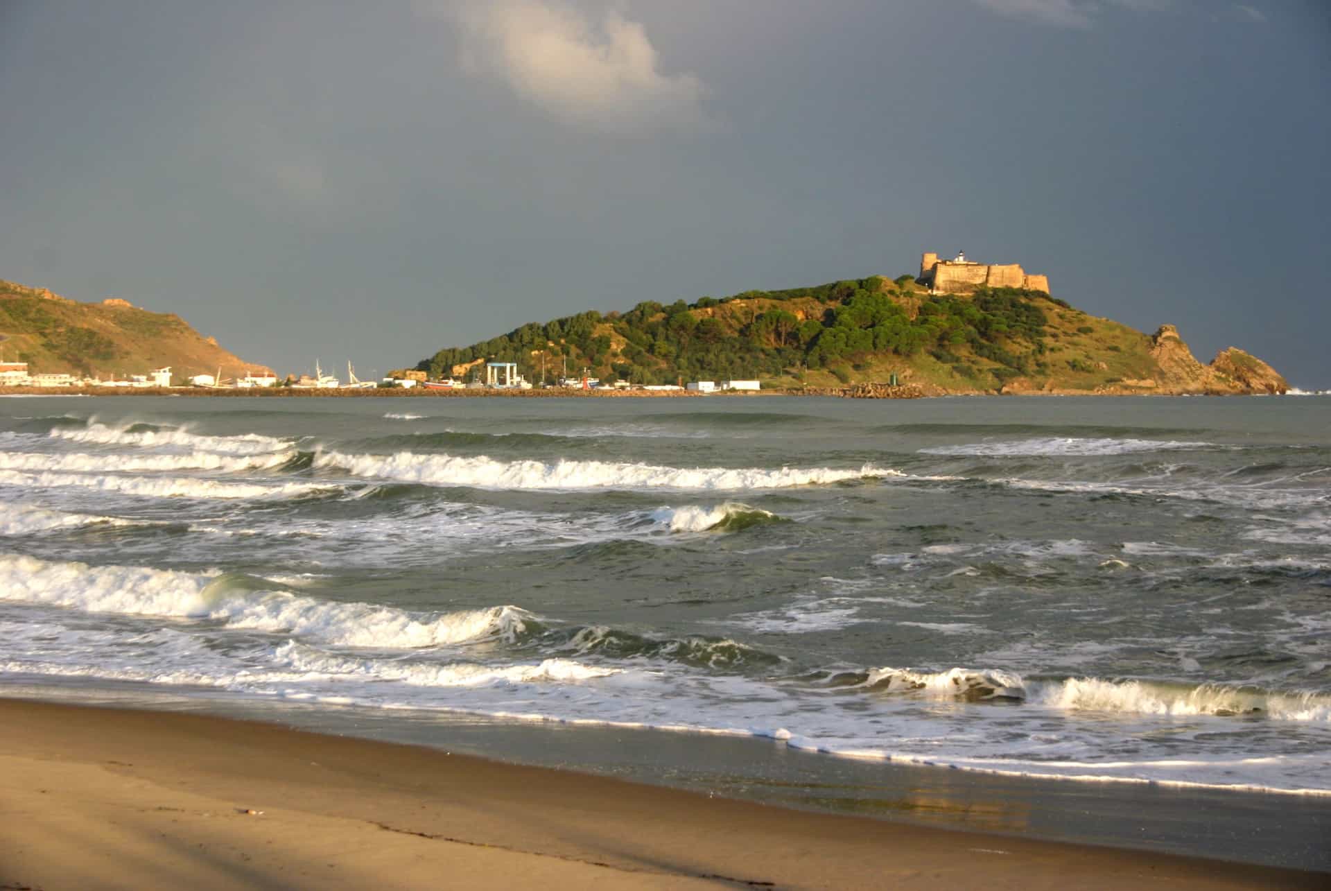 plage de tabarka que faire tunisie