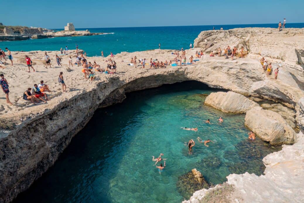 grotte della poesia touristes