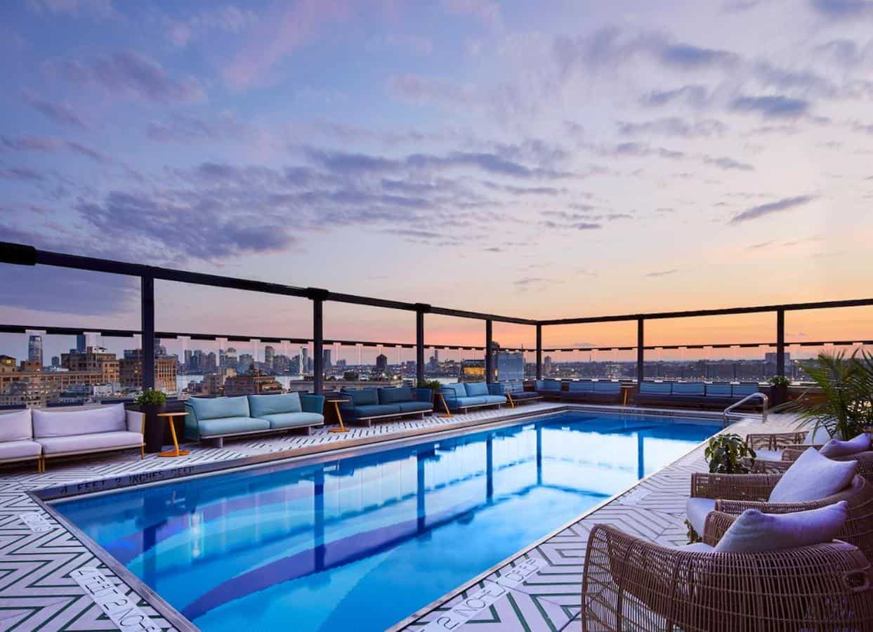 hotels piscine new york gansevoort meatpacking hotel