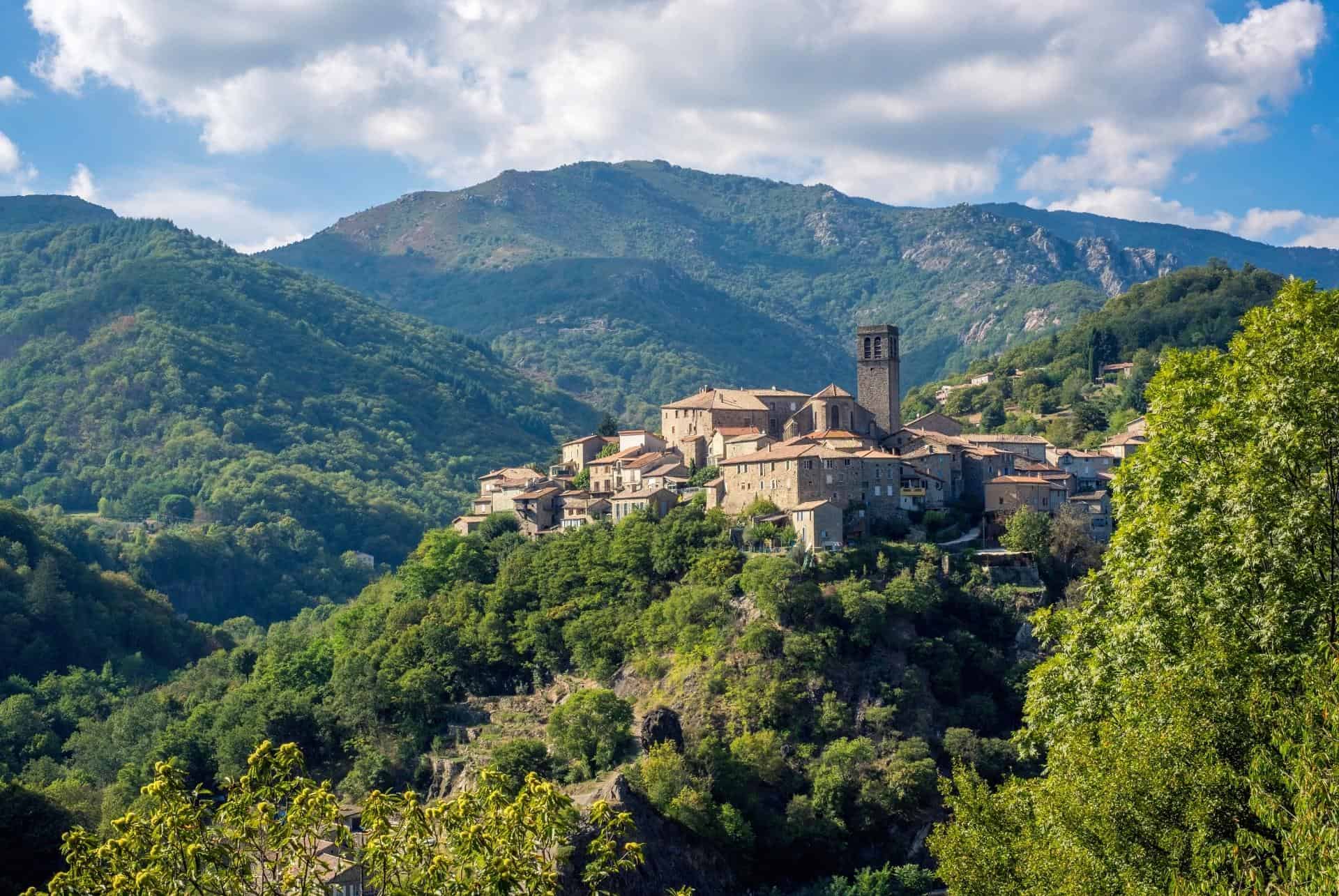 parc des monts ardeche village perche