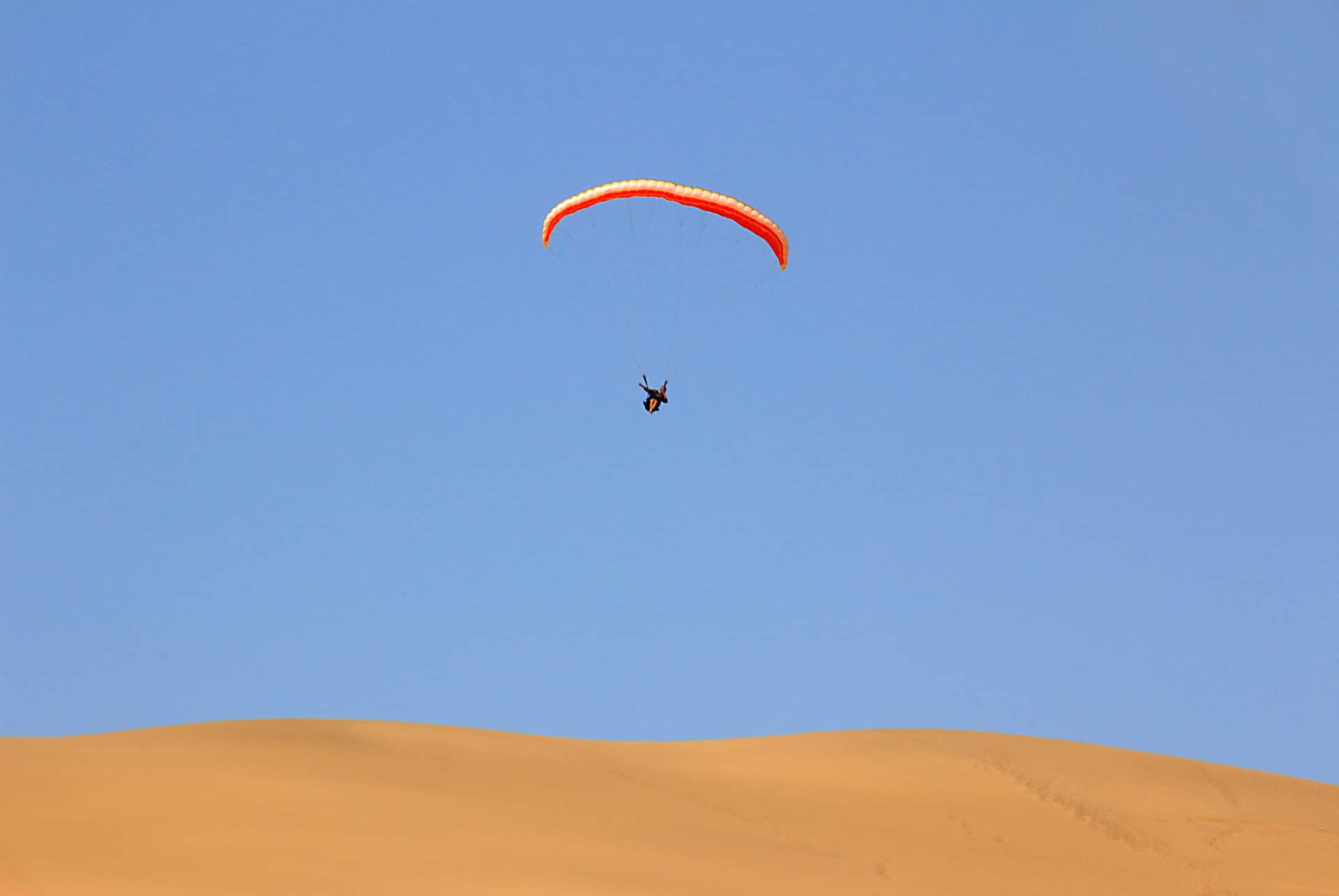 parachute desert