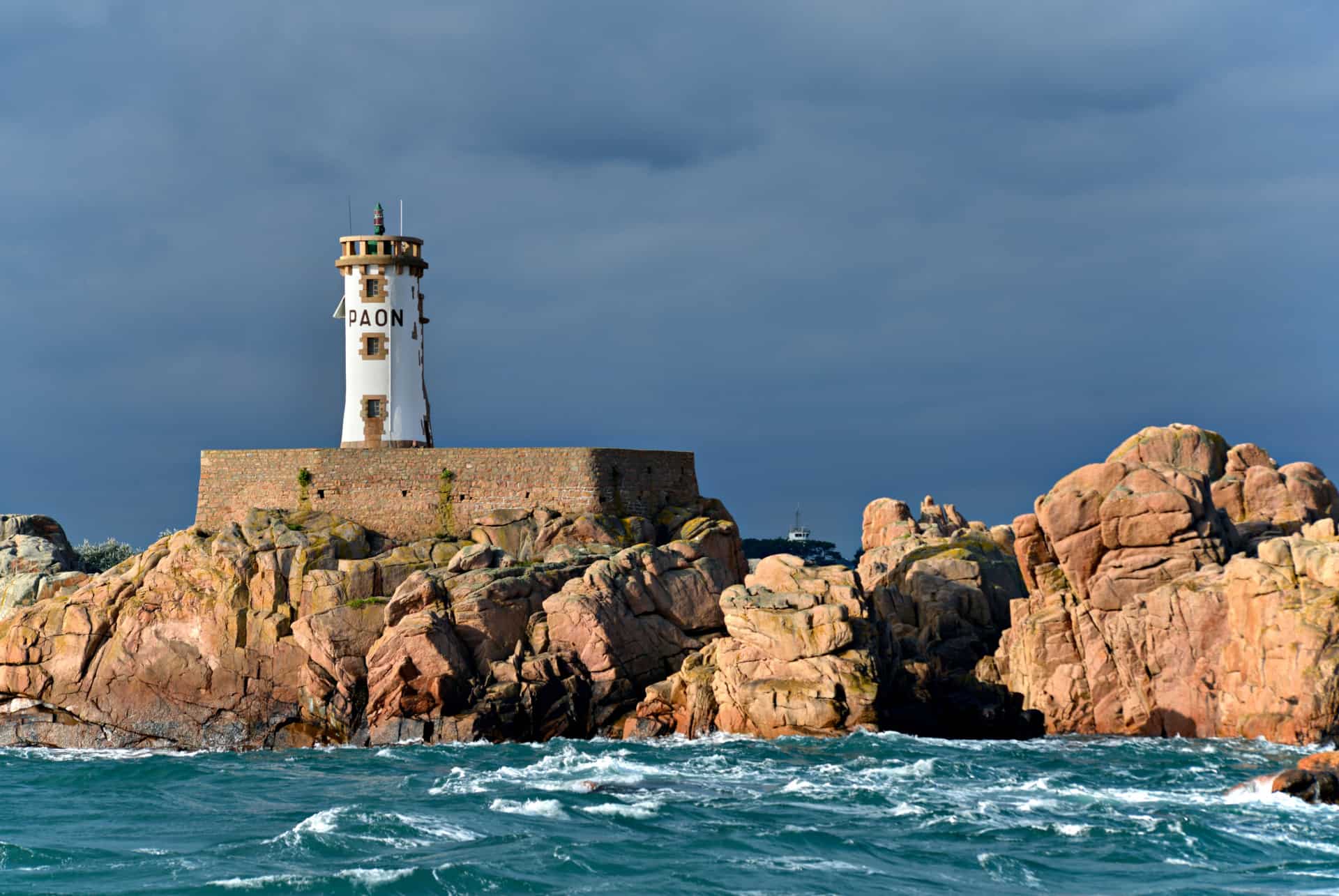 phare de paon cotes armor