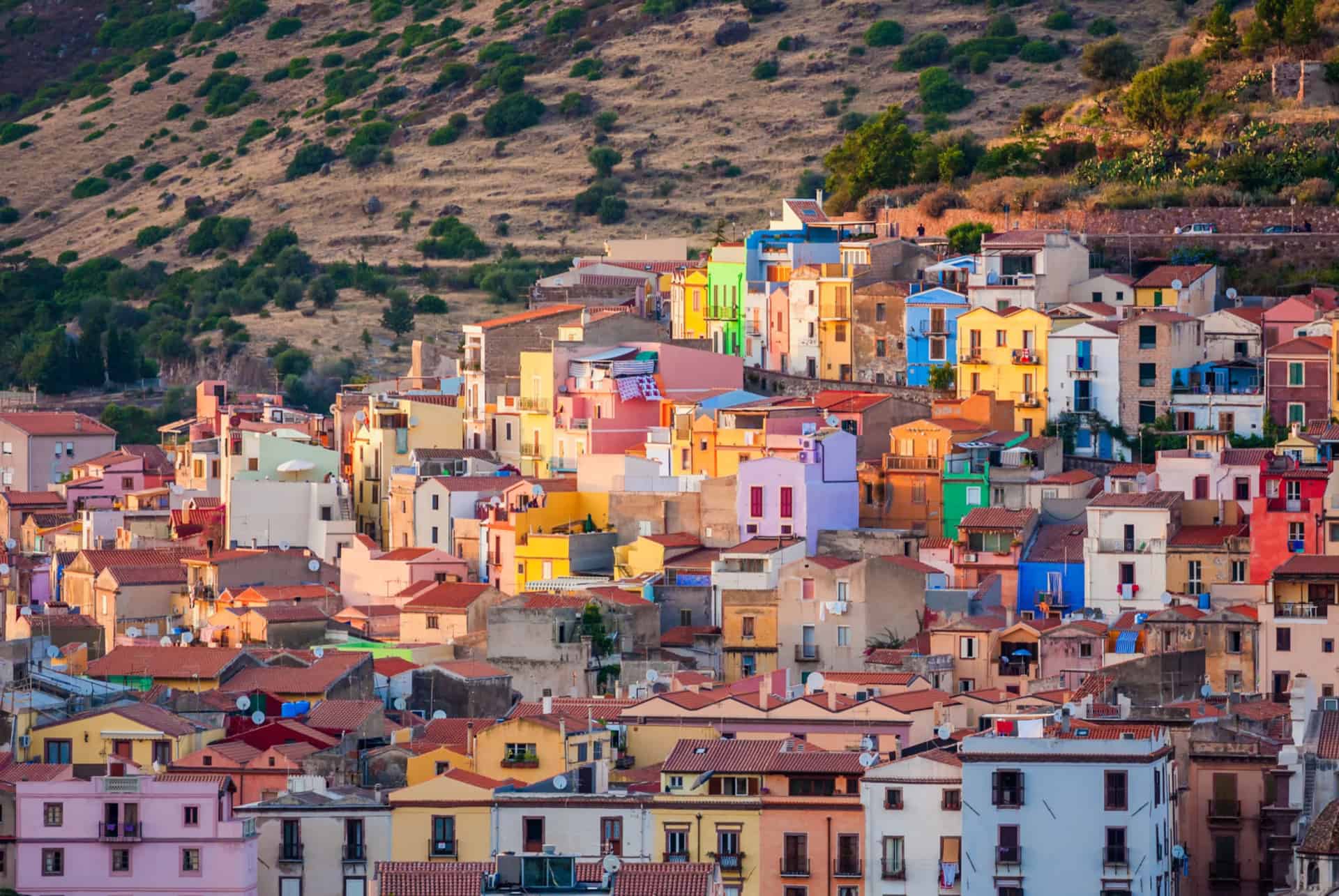 visiter la sardaigne village bosa