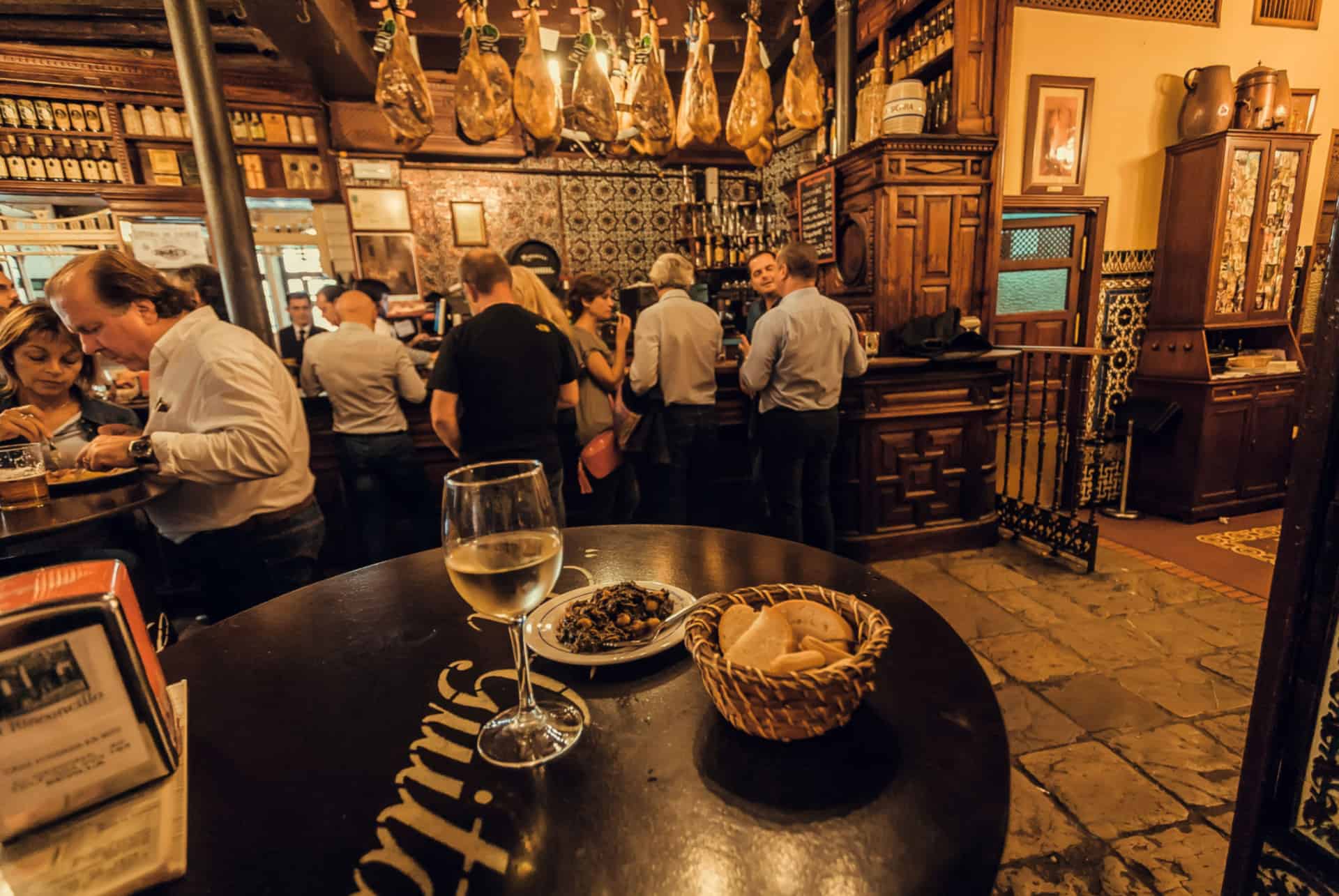 bar a tapas a seville