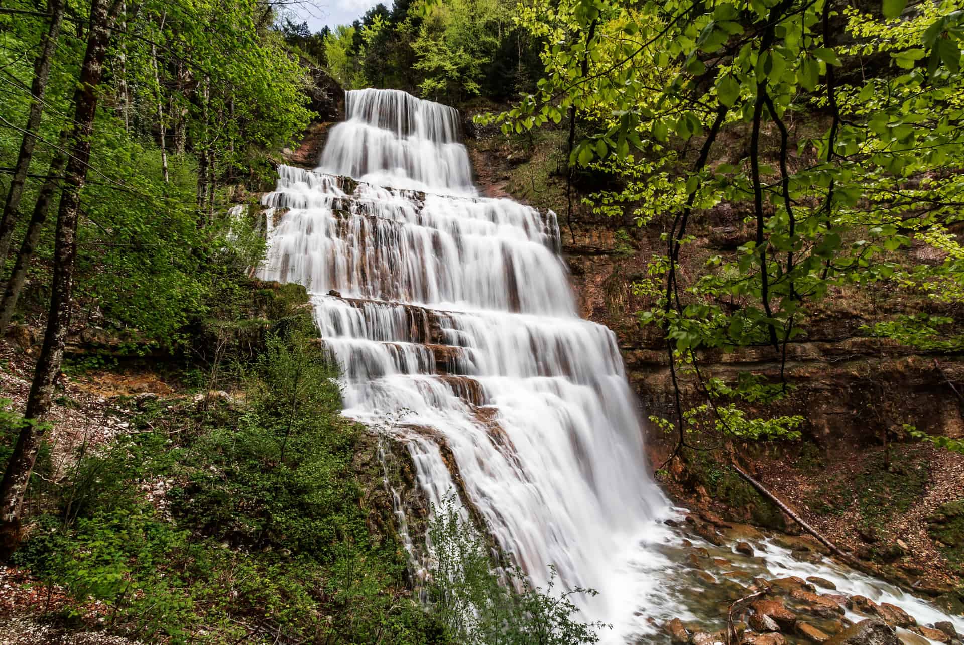 endroits secrets en france cascades du herisson jura