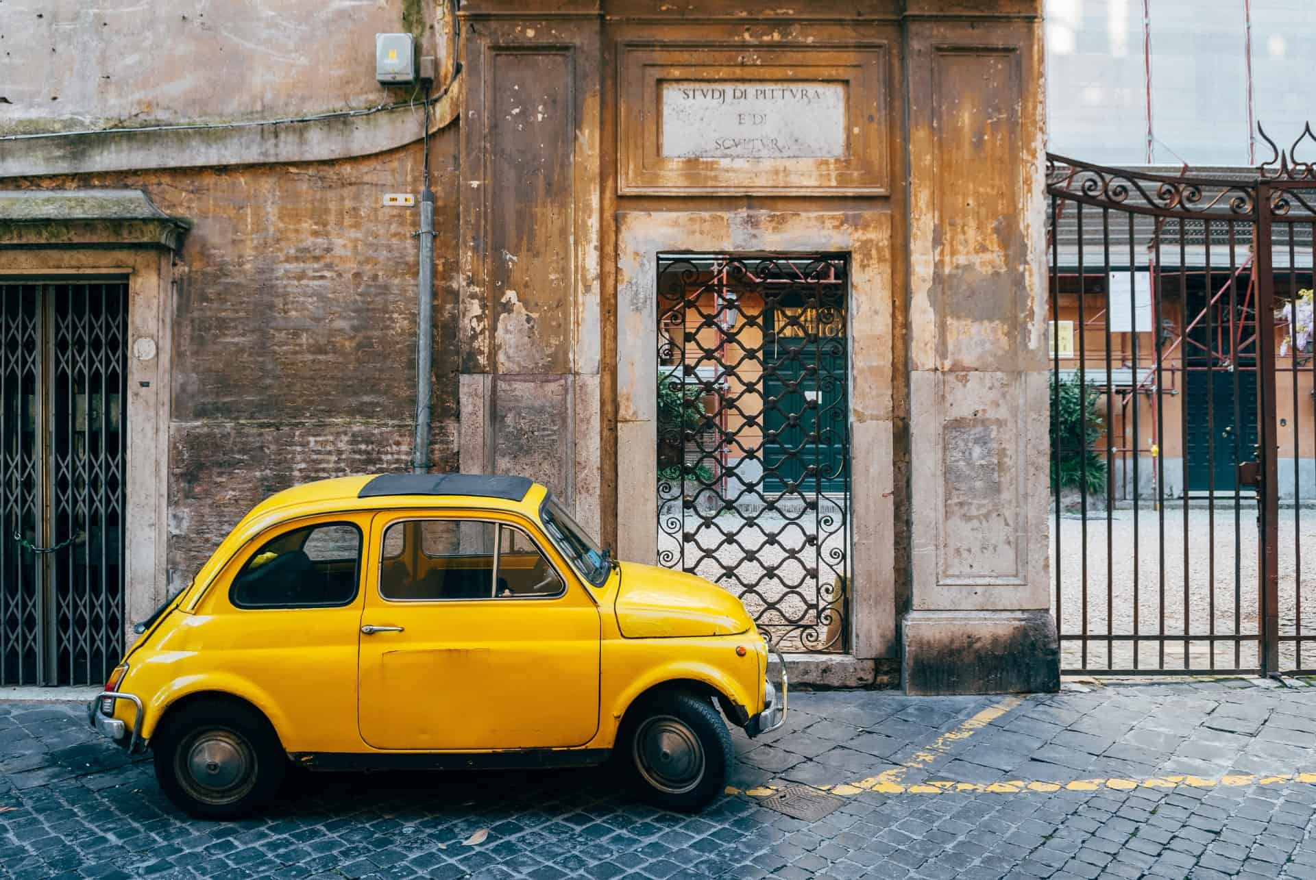 ligne jaune parking rome